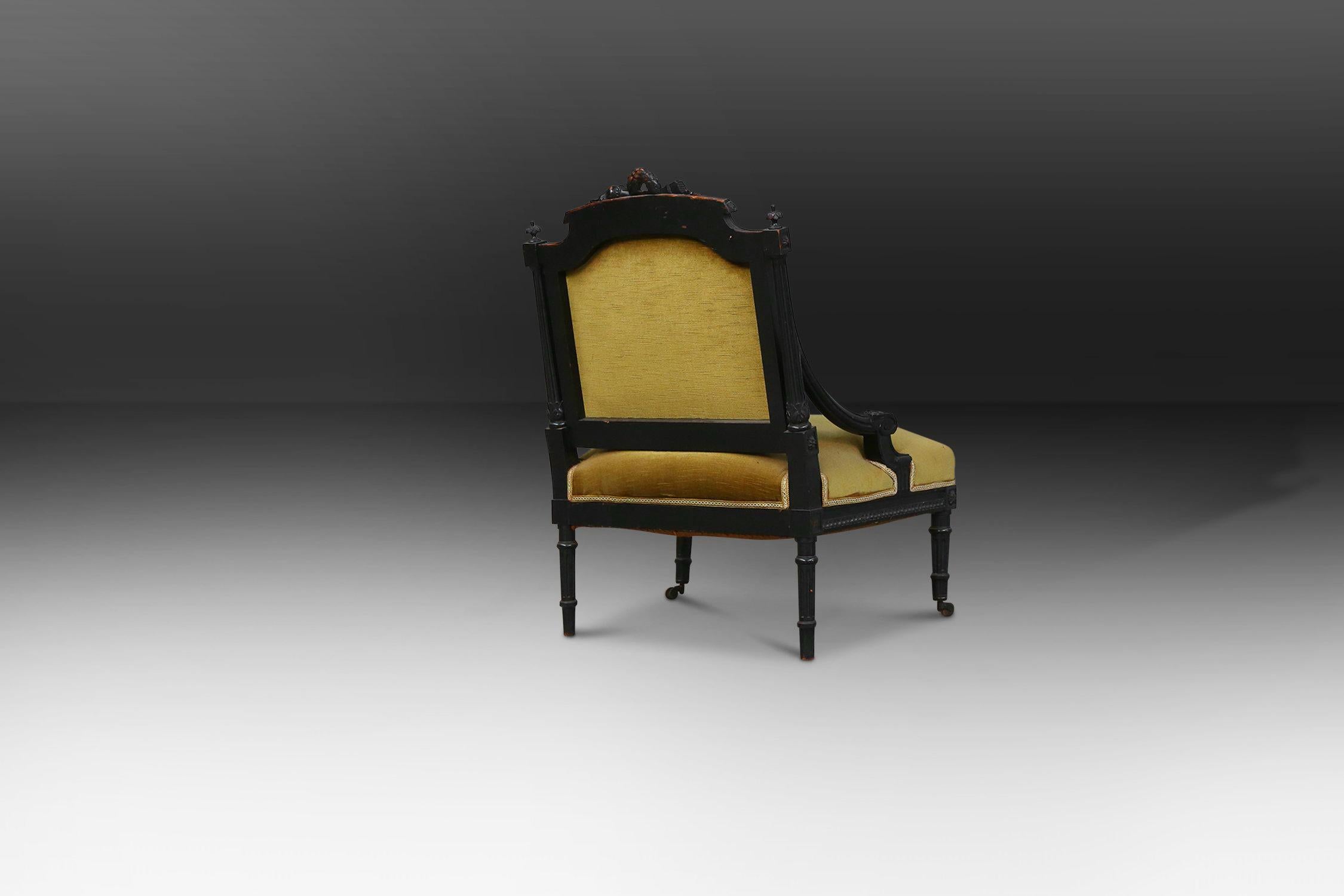 Estilo Imperio francés  Sillón negro de madera y terciopelo, década de 1850 Francés en venta