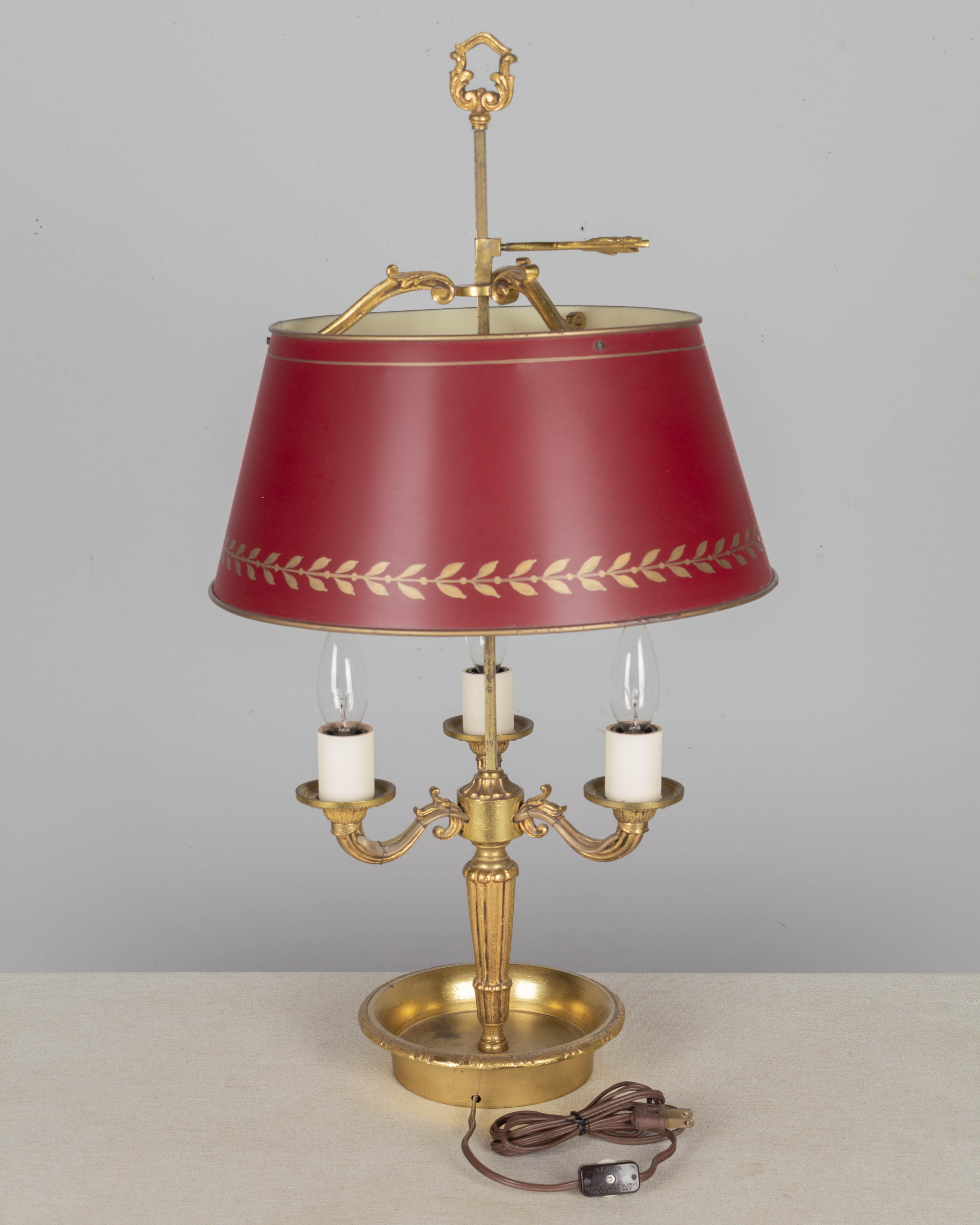 20ième siècle Lampe de table bouillotte de style Empire français en vente