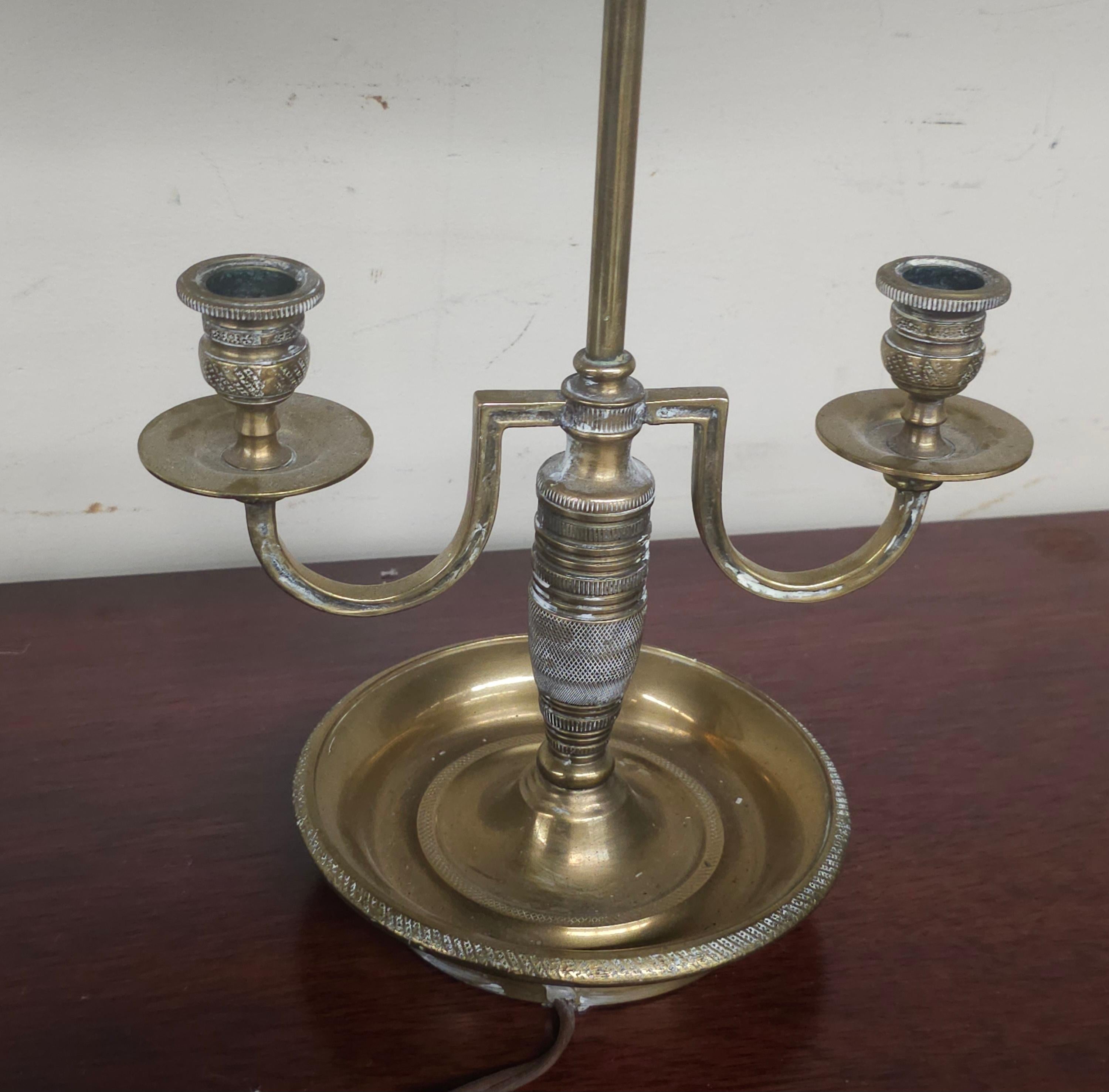 Laiton Lampe de table Bouillotte en laiton de style Empire en vente