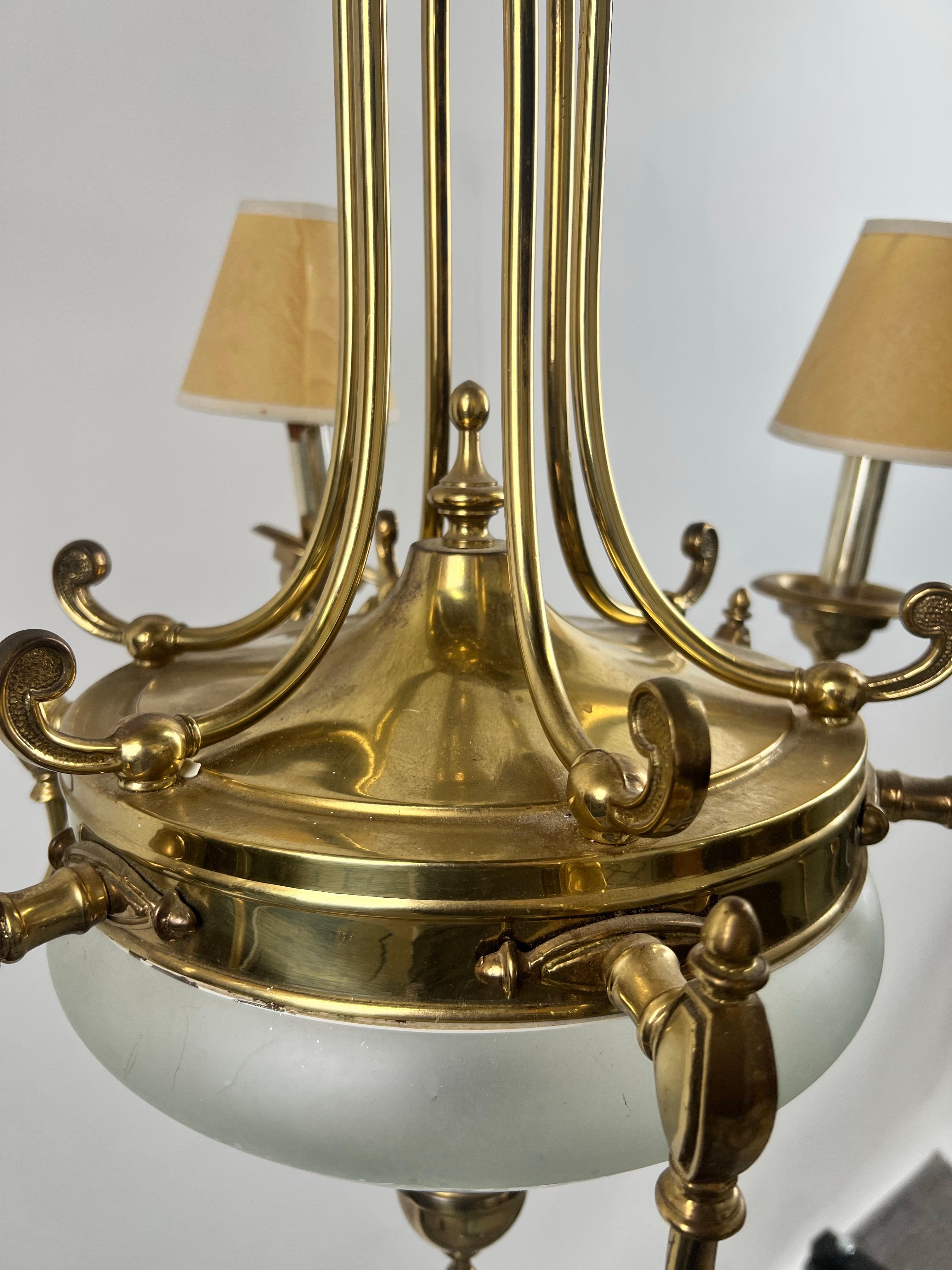 Französisch Empire-Stil Messing & geätzte geschliffenem Glas Center Globe Kronleuchter - 6 Arme im Angebot 7