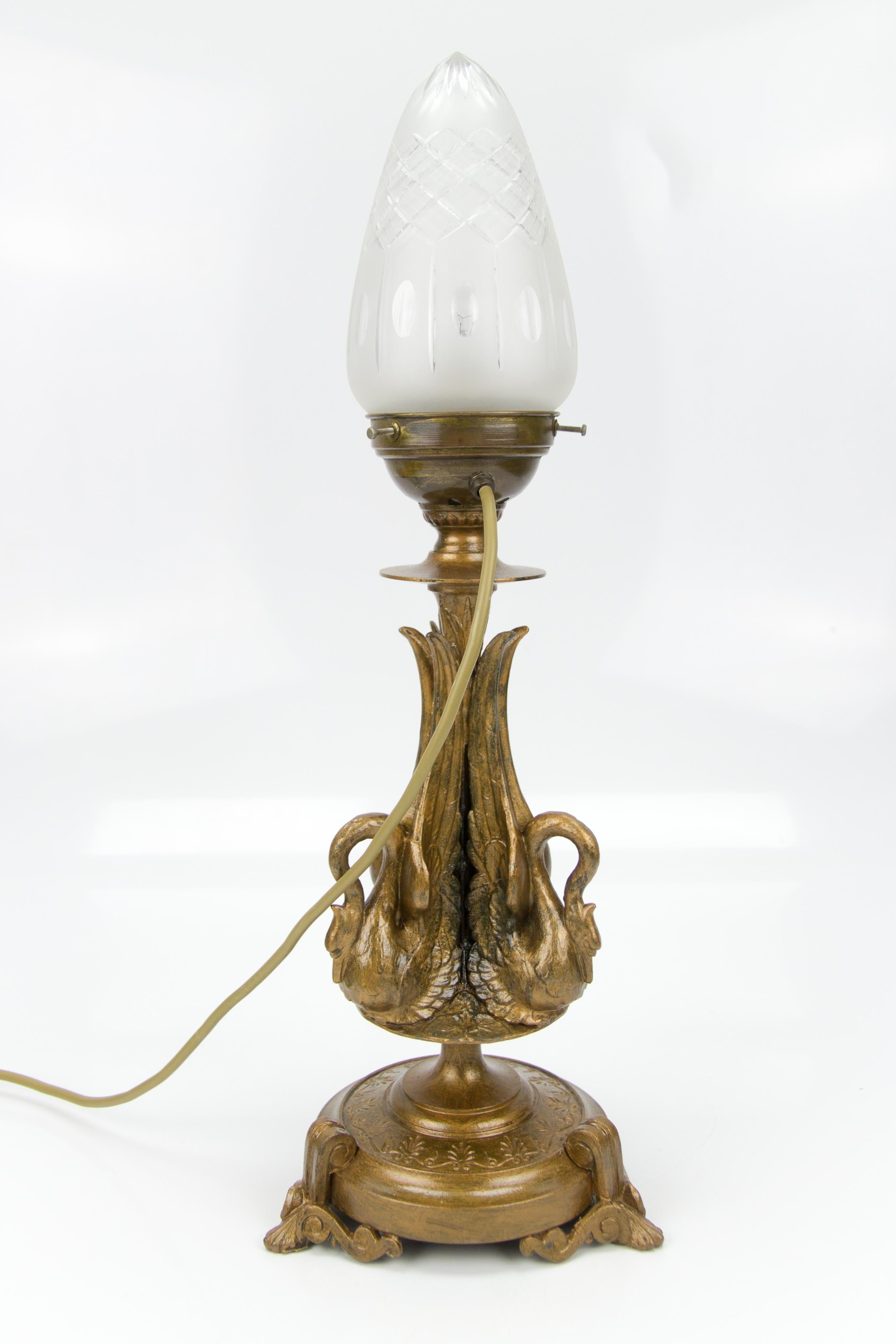 French Empire Style Bronze-Colored Pewter and Frosted Cut Glass Table Lamp 1900s For Sale 7