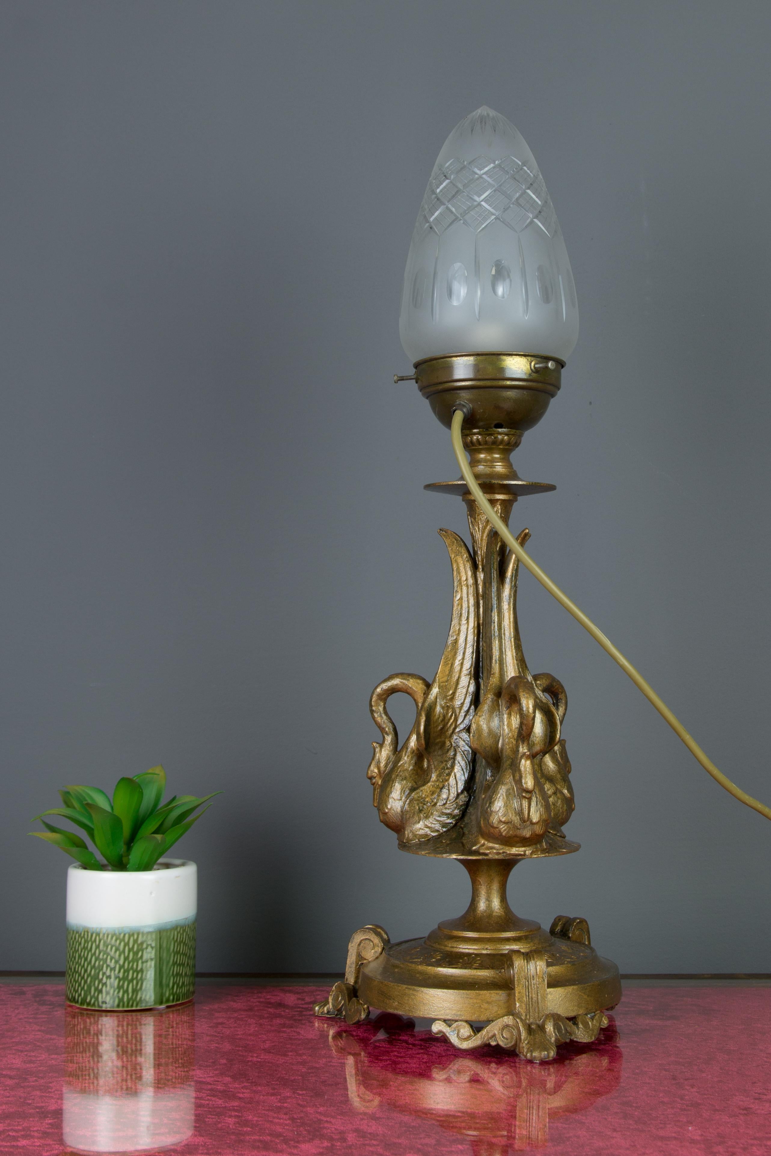 20th Century French Empire Style Bronze-Colored Pewter and Frosted Cut Glass Table Lamp 1900s For Sale