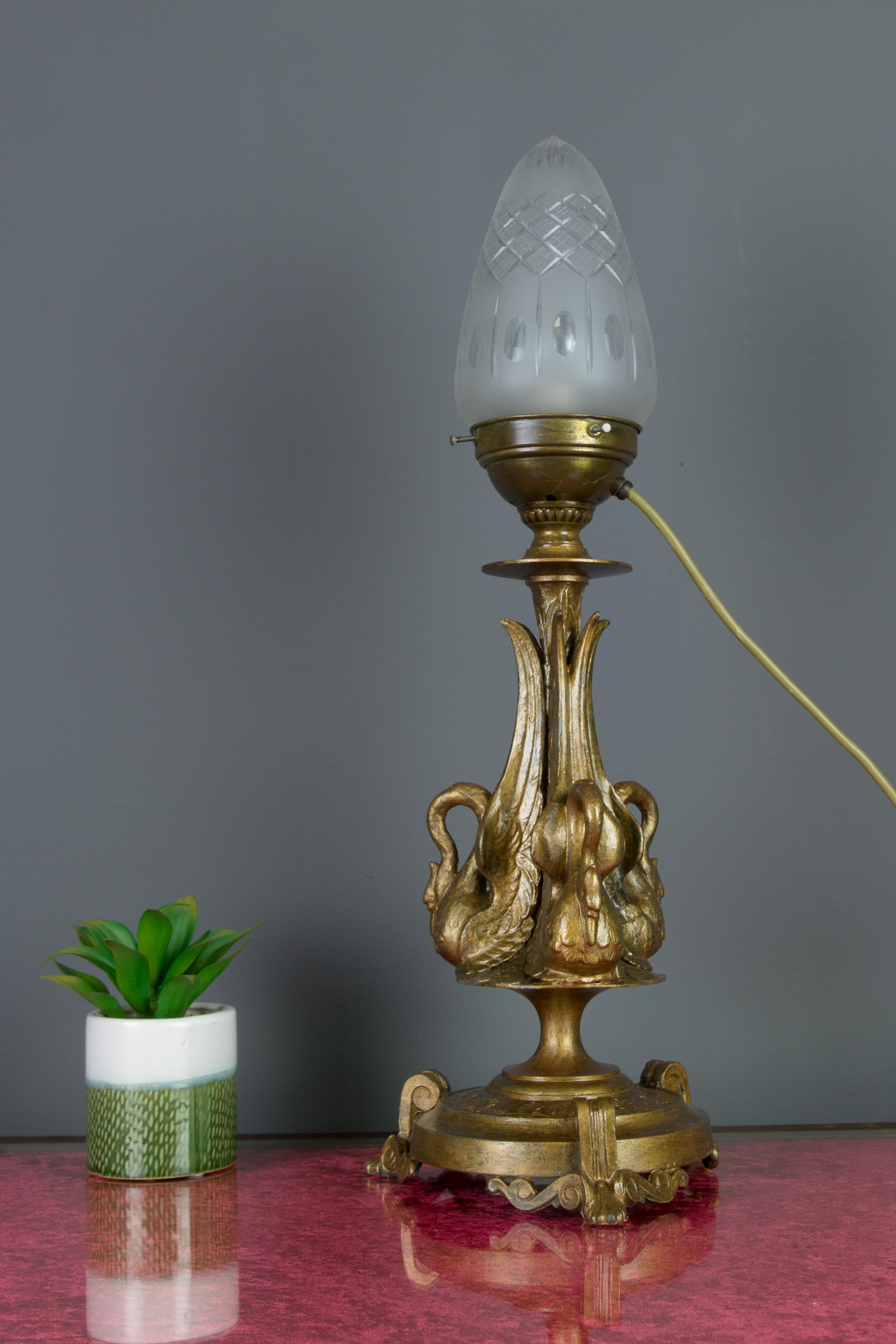 French Empire Style Bronze-Colored Pewter and Frosted Cut Glass Table Lamp 1900s For Sale 1