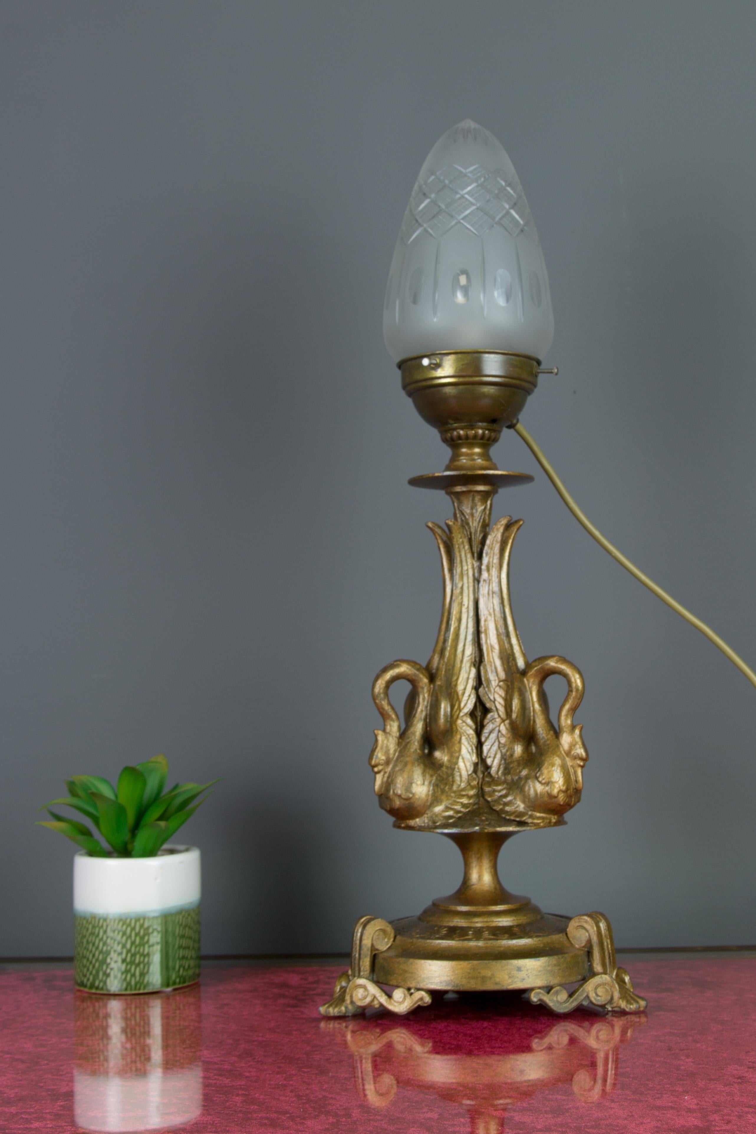French Empire Style Bronze-Colored Pewter and Frosted Cut Glass Table Lamp 1900s For Sale 2