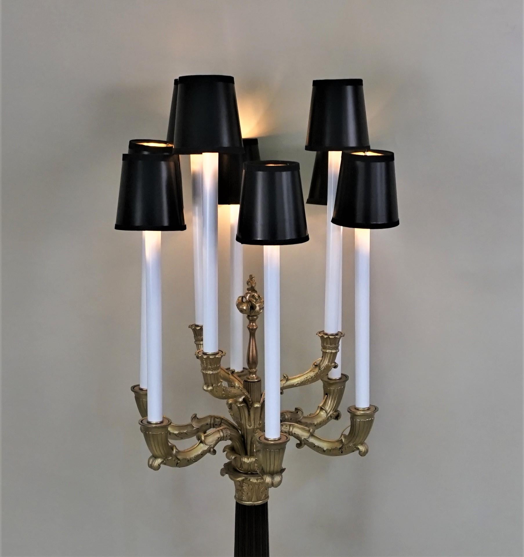 Français Lampe de table en bronze de style Empire français en vente