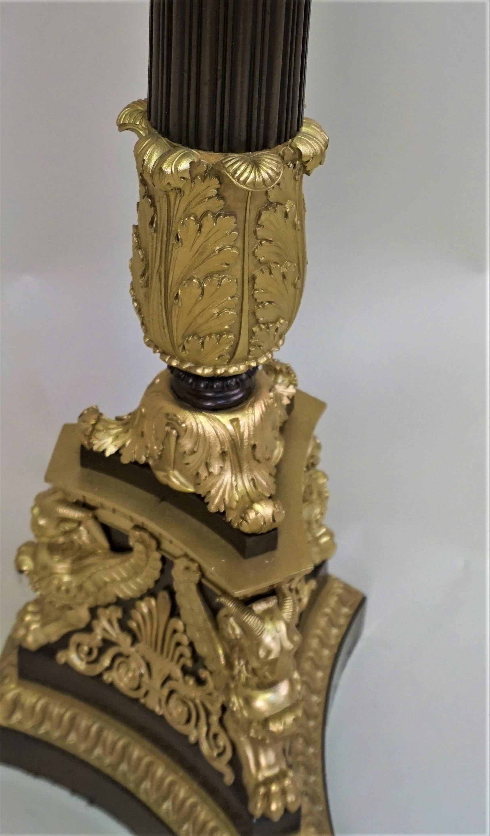 Inizio XX secolo Lampada da tavolo in bronzo stile impero francese