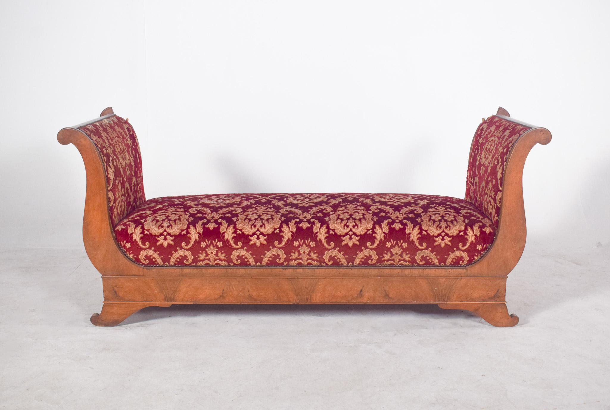 French Empire-Style Canape Upholstered in Red Fabric For Sale 2
