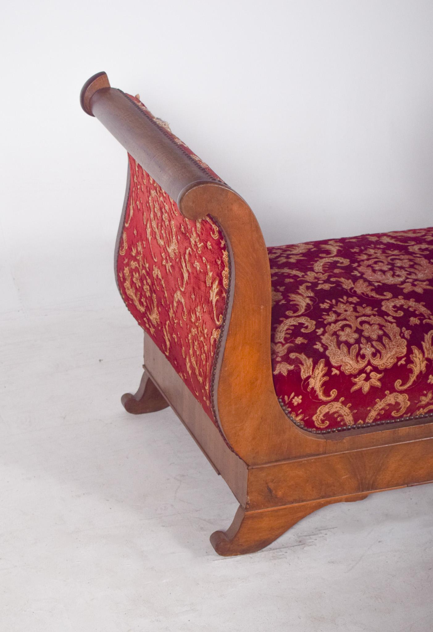 French Empire-Style Canape Upholstered in Red Fabric For Sale 3
