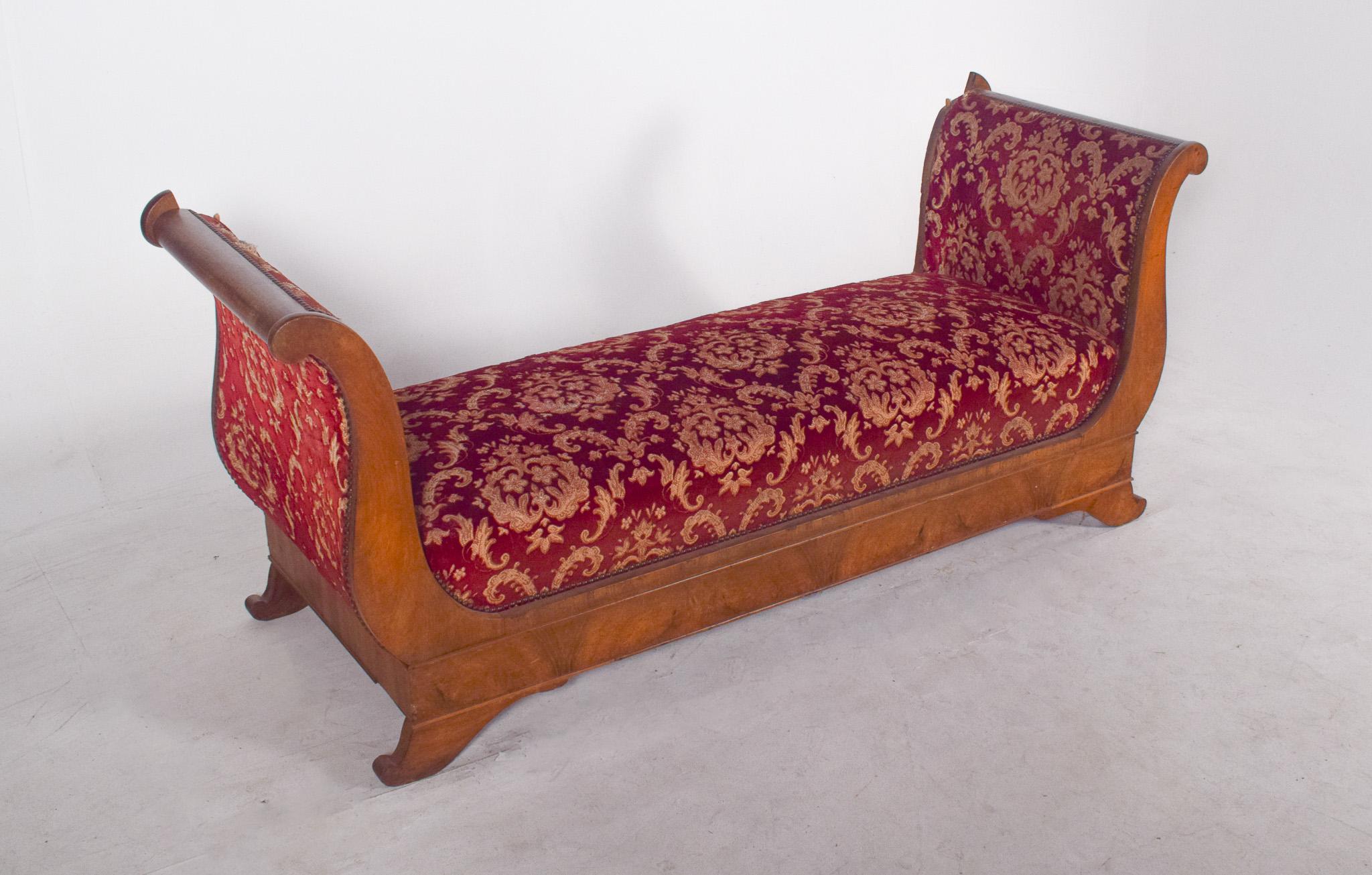 French Empire-Style Canape Upholstered in Red Fabric For Sale 4