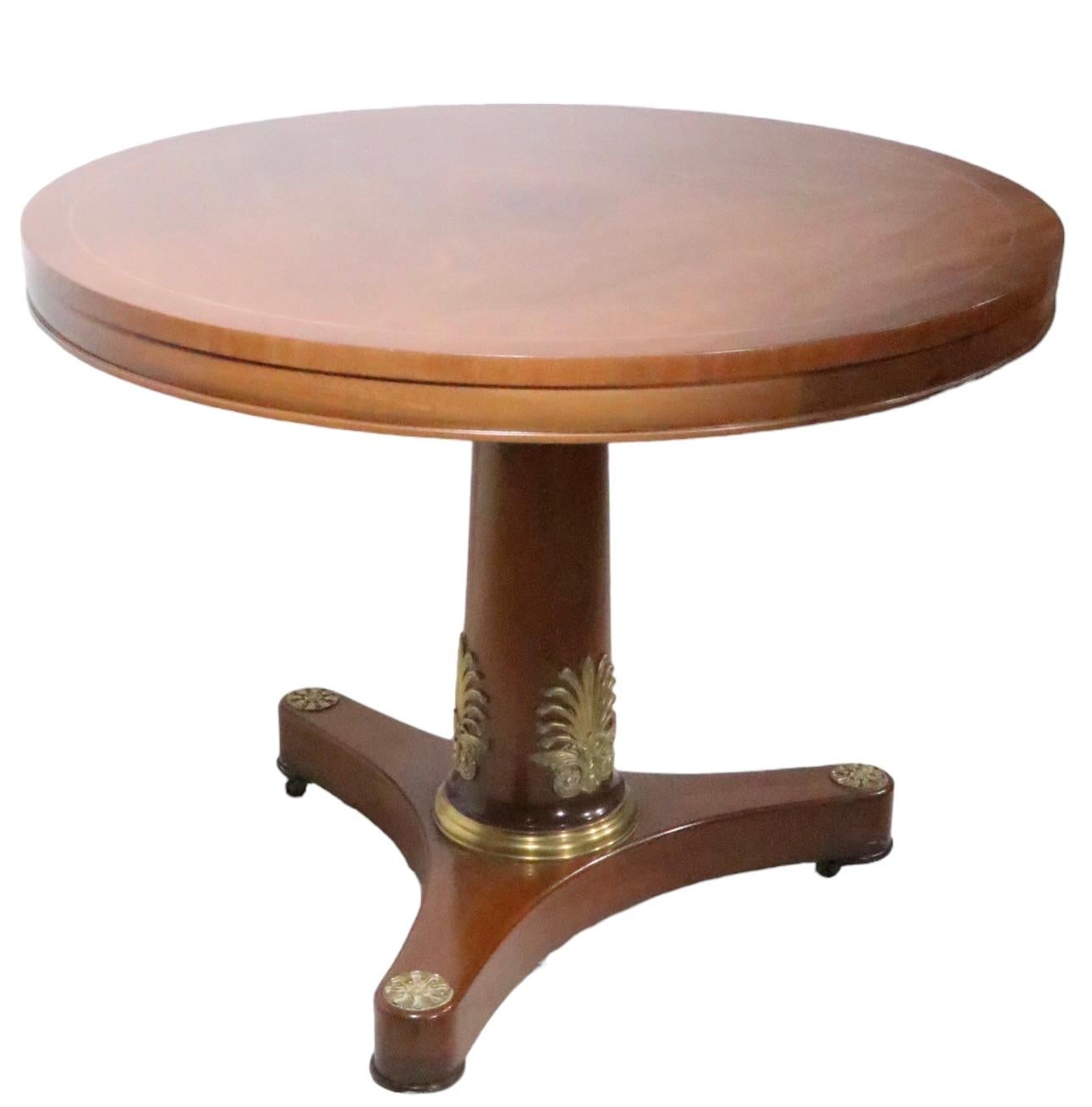 Table centrale de style Empire français avec garniture en laiton ornée de bronze doré par Kittinger Furniture  en vente 4