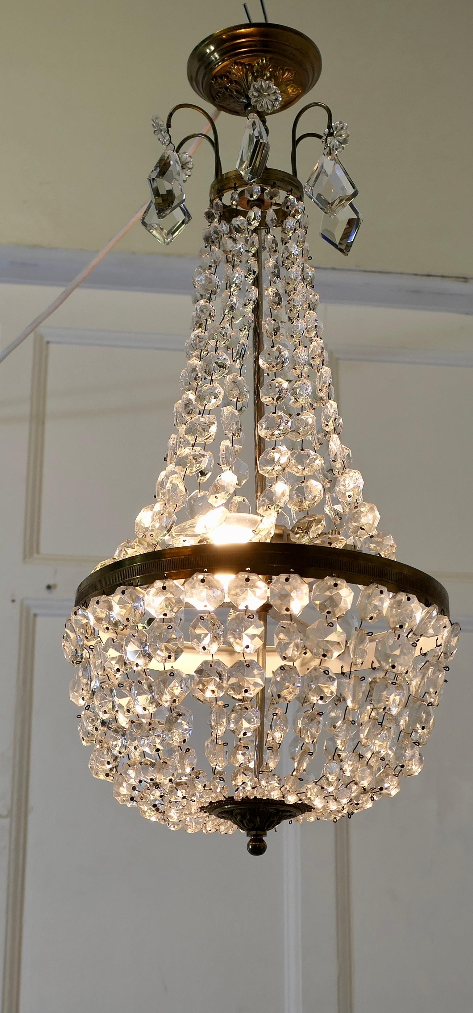 Stile impero Lampadario stile impero francese  Questo è un pezzo incantevole in vendita