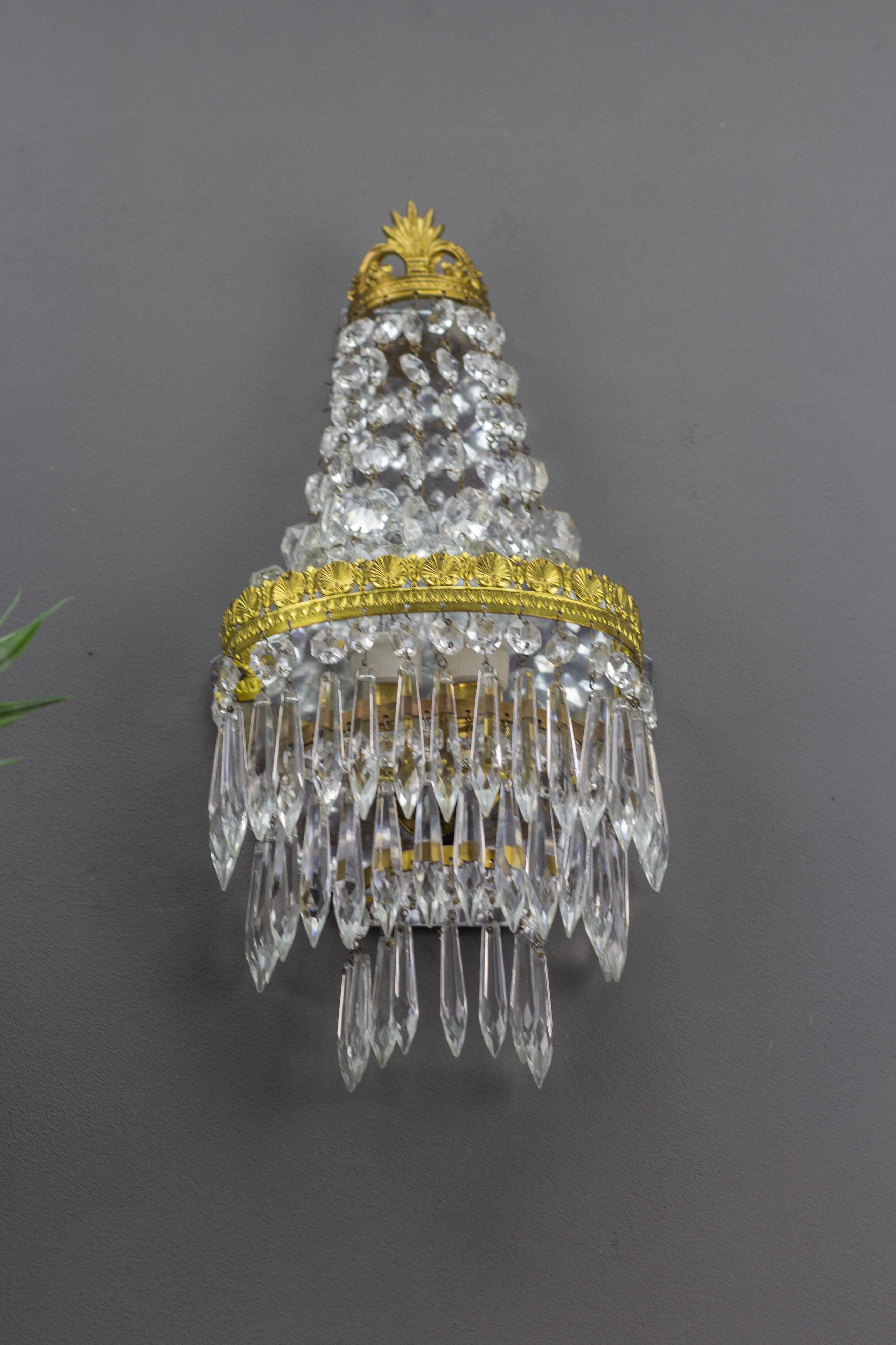 French Empire Style Crystal and Brass Sconce Wall Light, 1930s For Sale 6