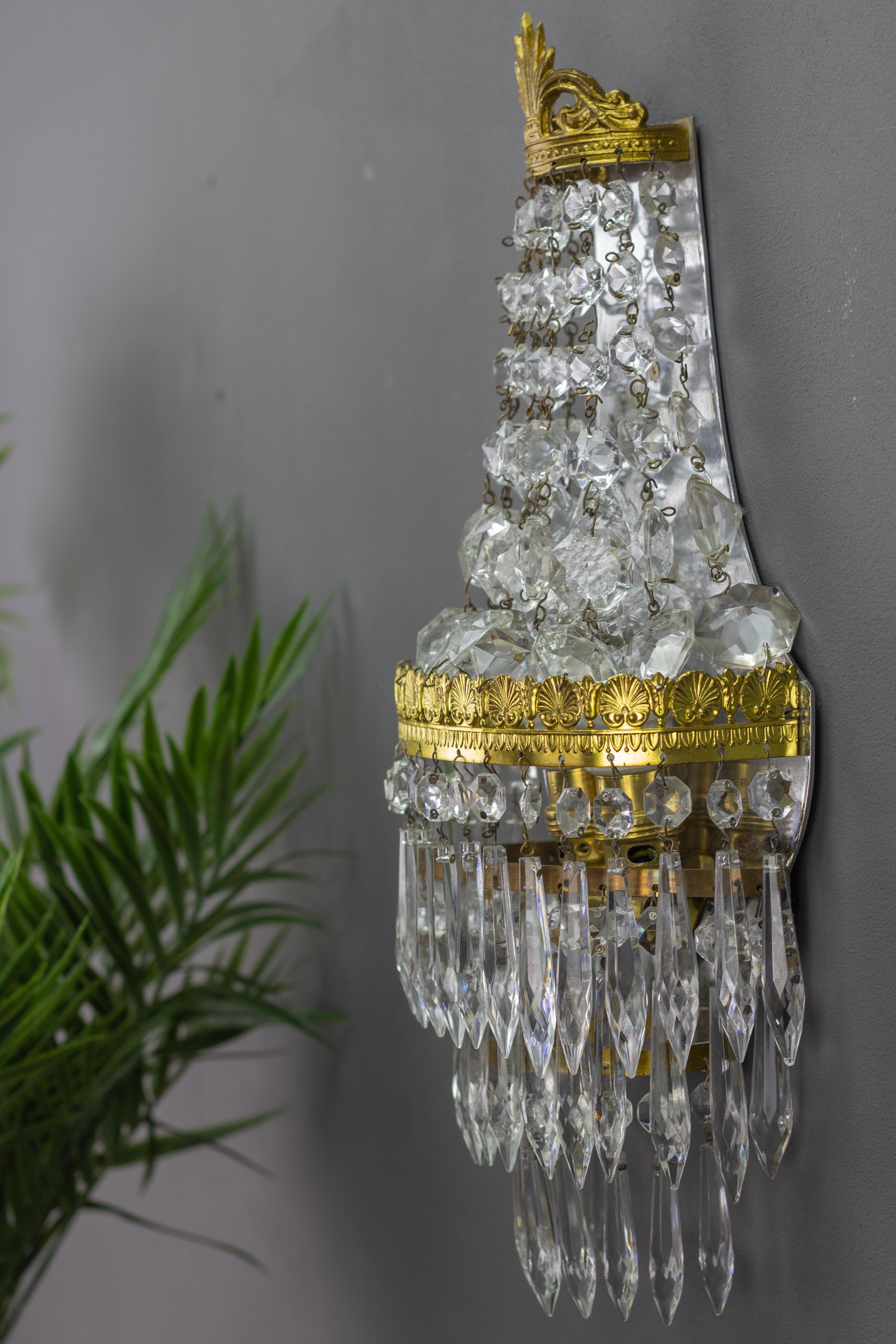 French Empire Style Crystal and Brass Sconce Wall Light, 1930s For Sale 9