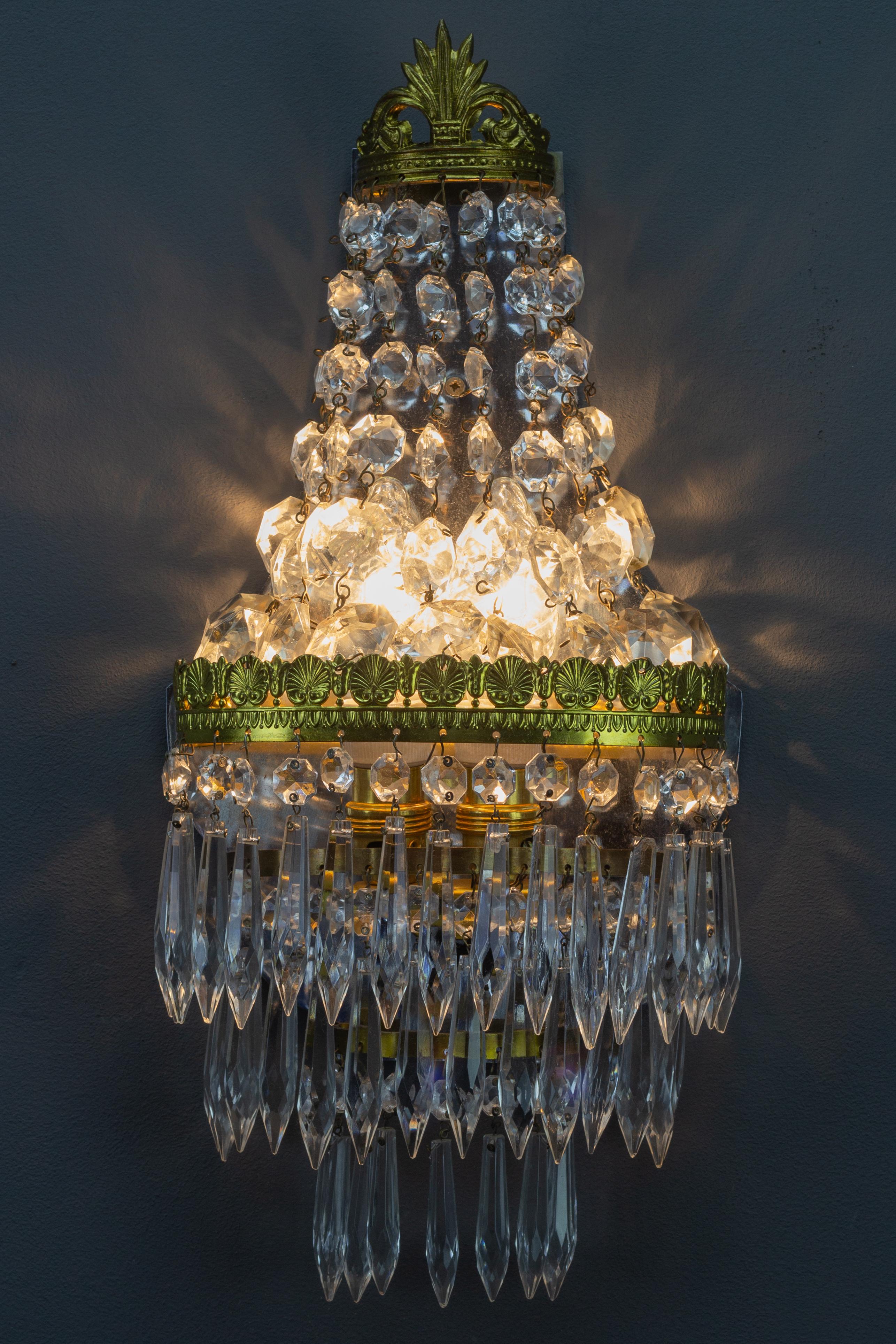 French Empire Style Crystal and Brass Sconce Wall Light, 1930s In Good Condition For Sale In Barntrup, DE