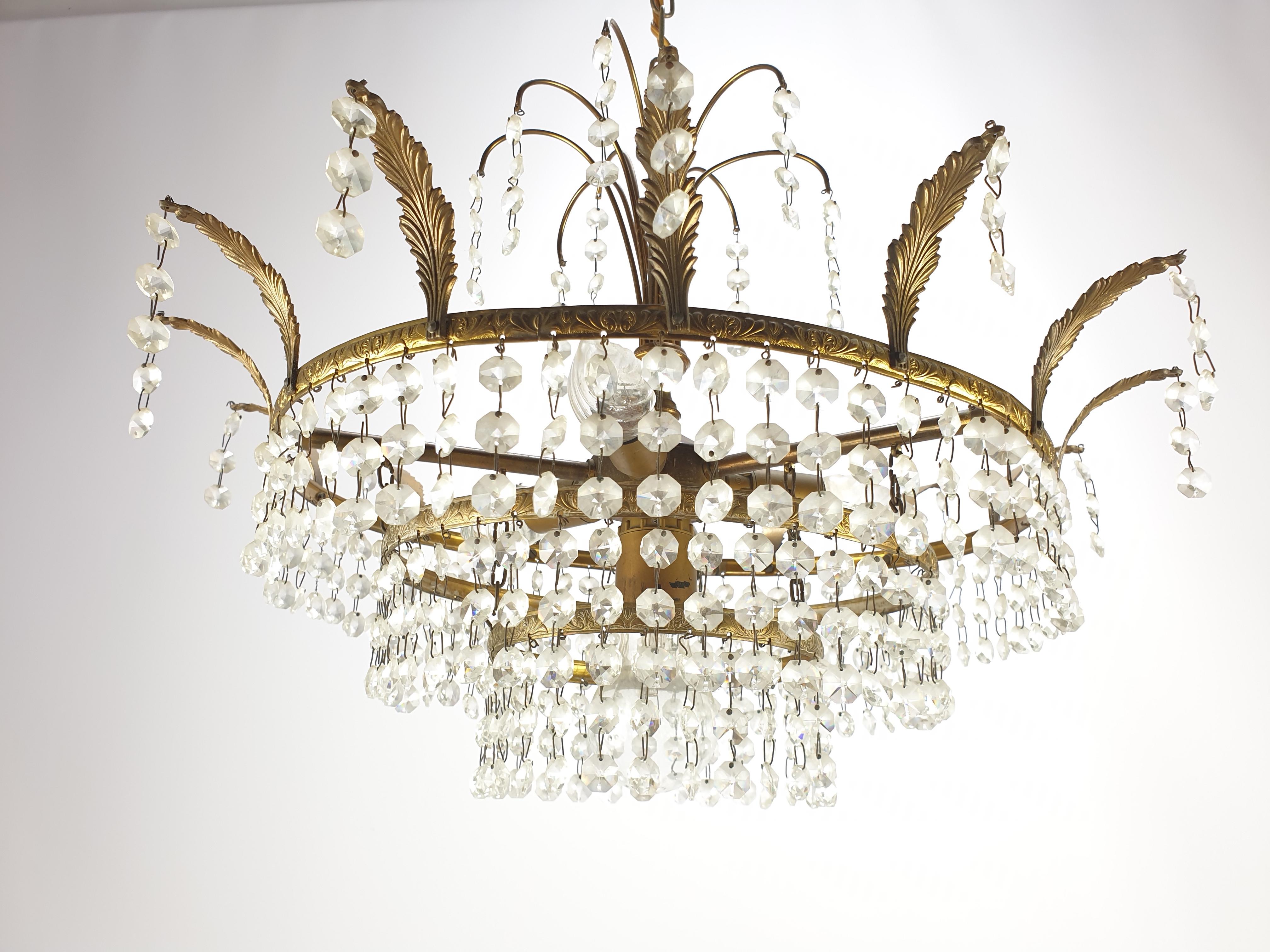 French Empire Style Crystal Glass and Brass Chandelier, 1920's For Sale 8
