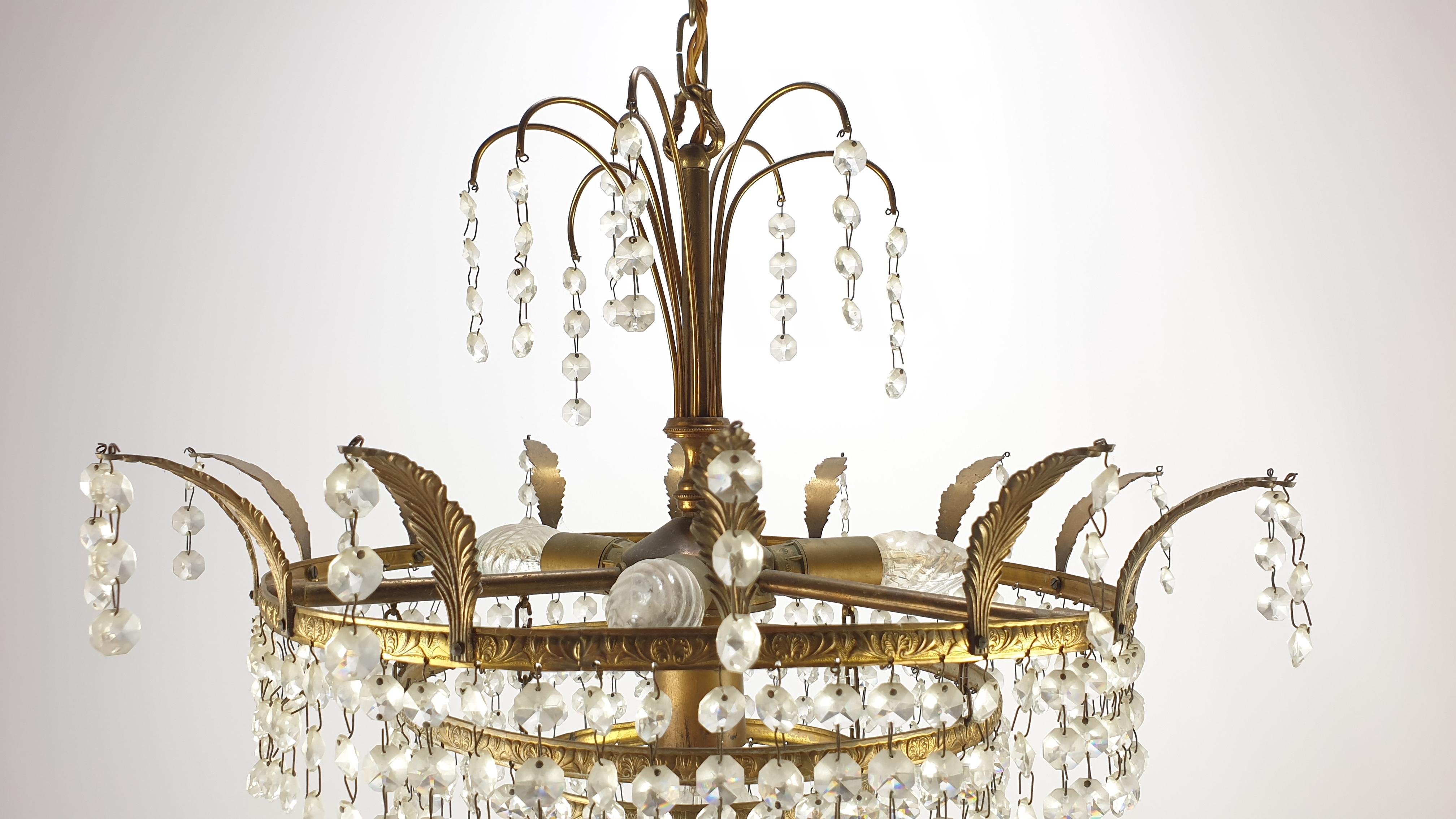 French Empire Style Crystal Glass and Brass Chandelier, 1920's For Sale 3