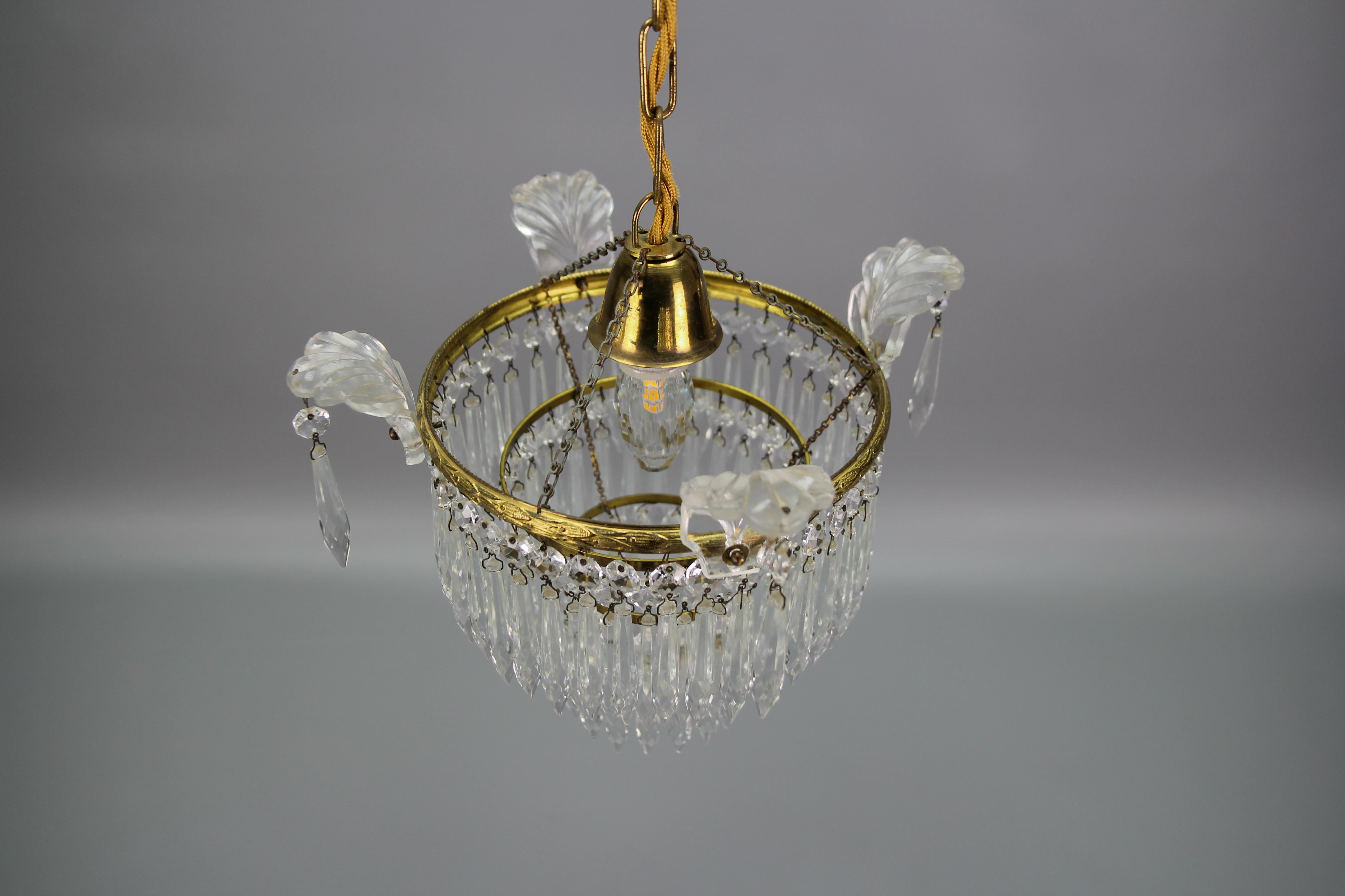 French Empire Style Crystal Glass and Brass Three-Tired Chandelier, 1930s For Sale 4