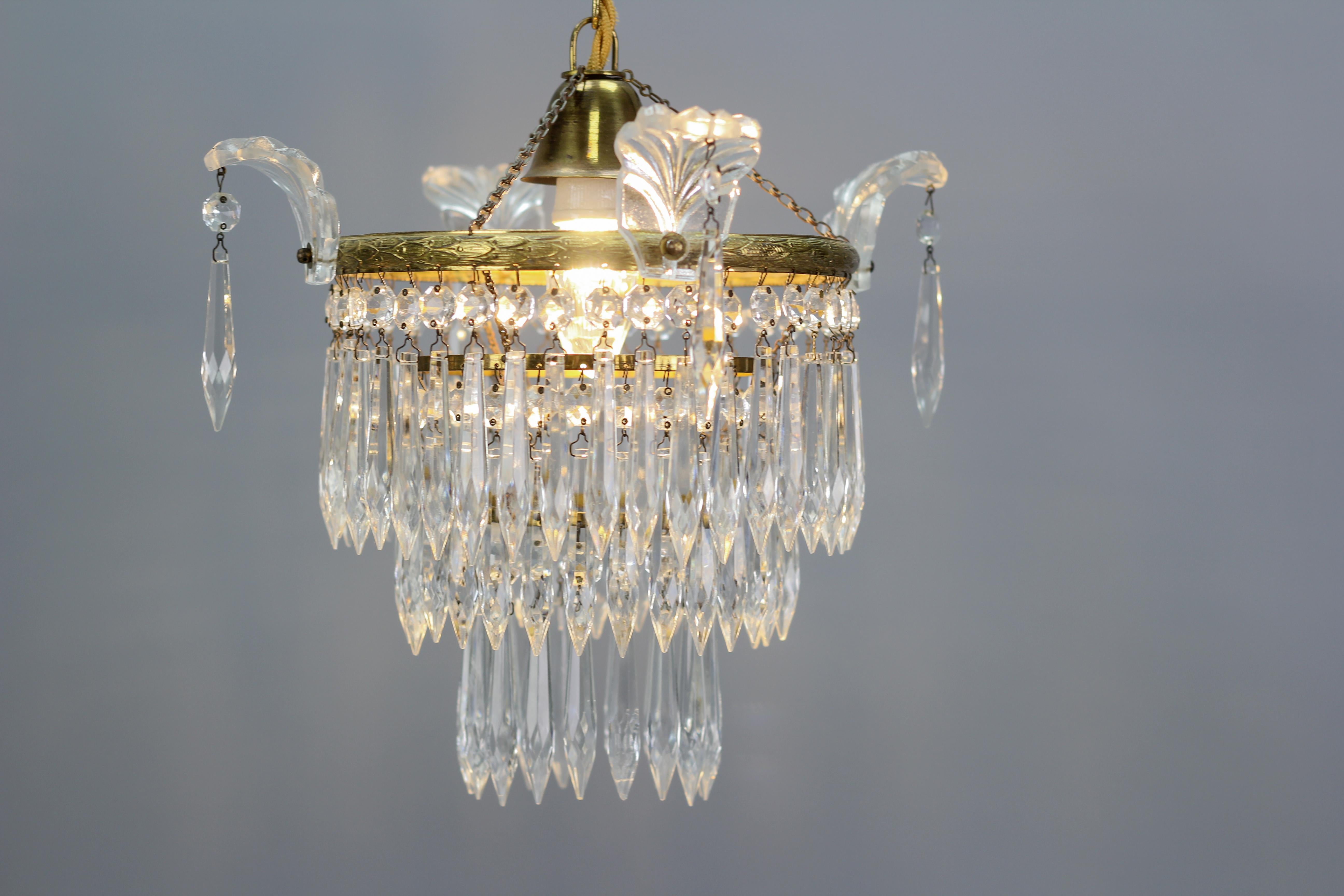 French Empire Style Crystal Glass and Brass Three-Tired Chandelier, 1930s For Sale 11