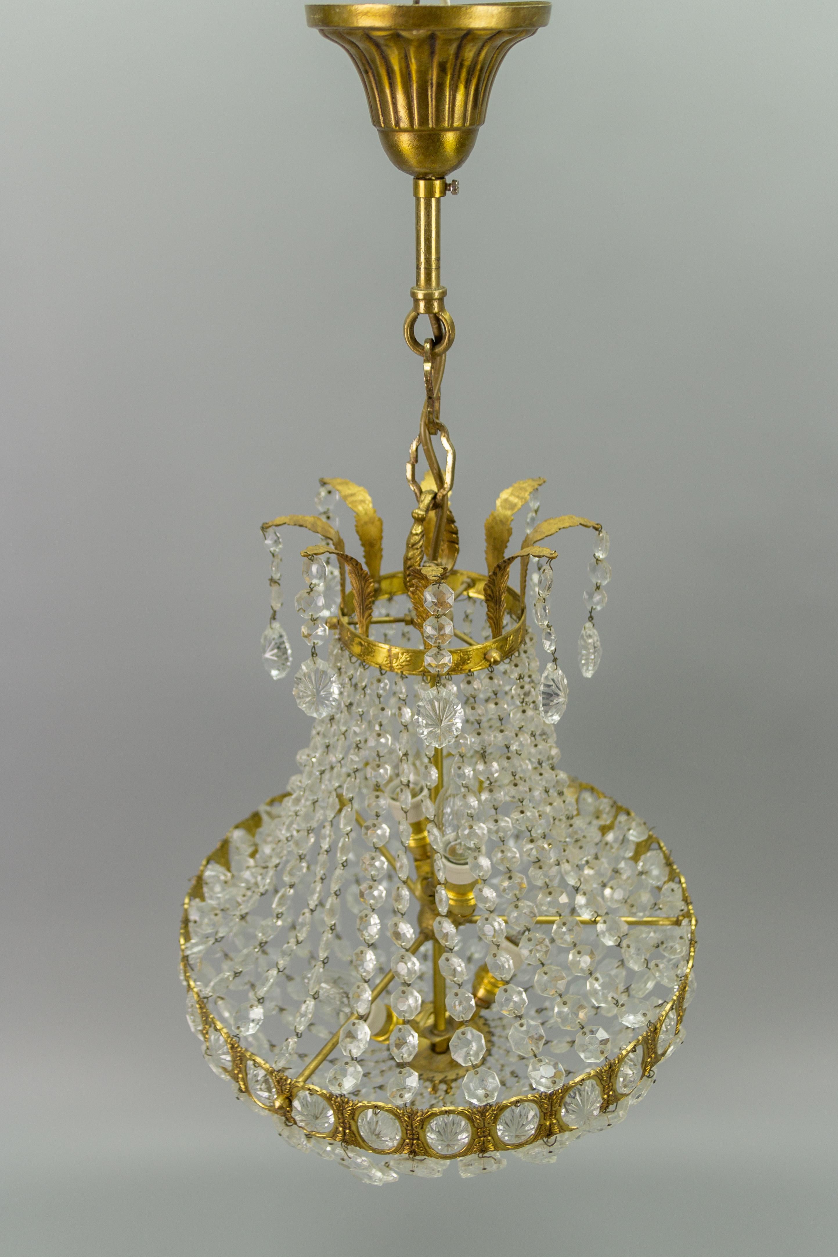 French Empire Style Crystal Glass and Four-Light Basket-Shaped Chandelier For Sale 10