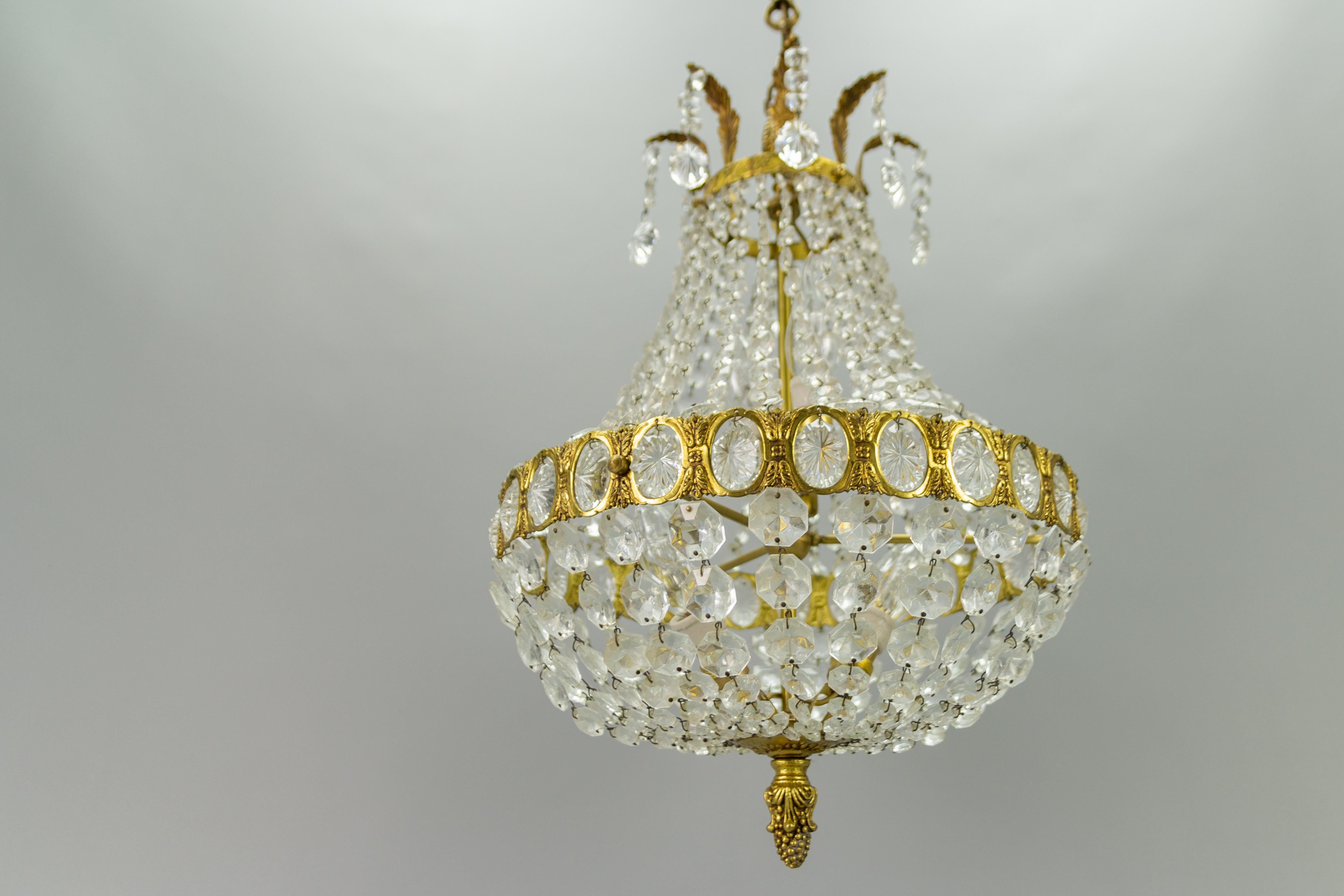 French Empire Style Crystal Glass and Four-Light Basket-Shaped Chandelier For Sale 2