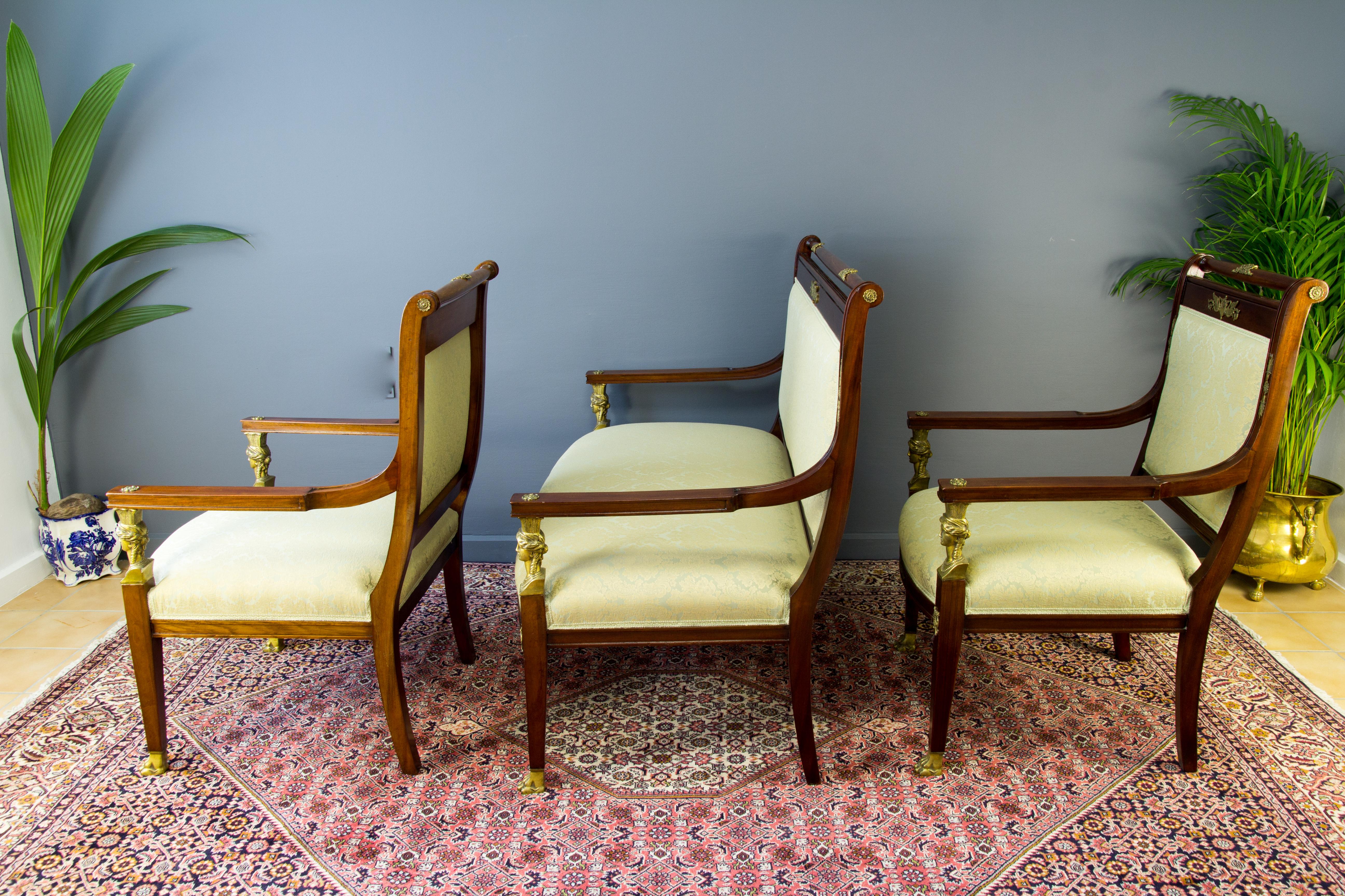 Französisches Wohnzimmer-Set aus Nussbaum, Bronze und Marmor im Empire-Stil und Stühlen im Angebot 1