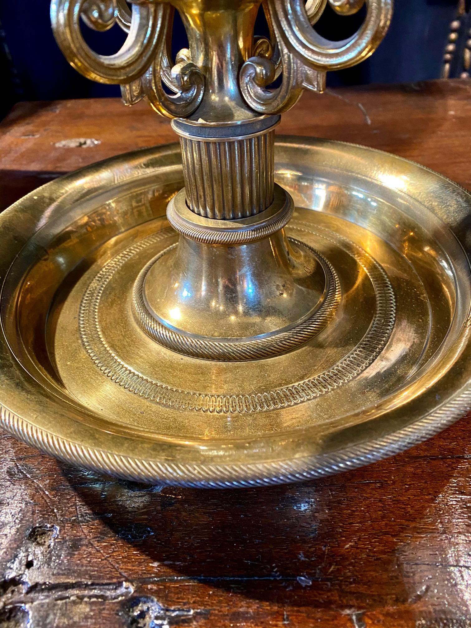 French Empire Style Gilded Bronze Bouillotte Lamp In Good Condition For Sale In Montreal, QC
