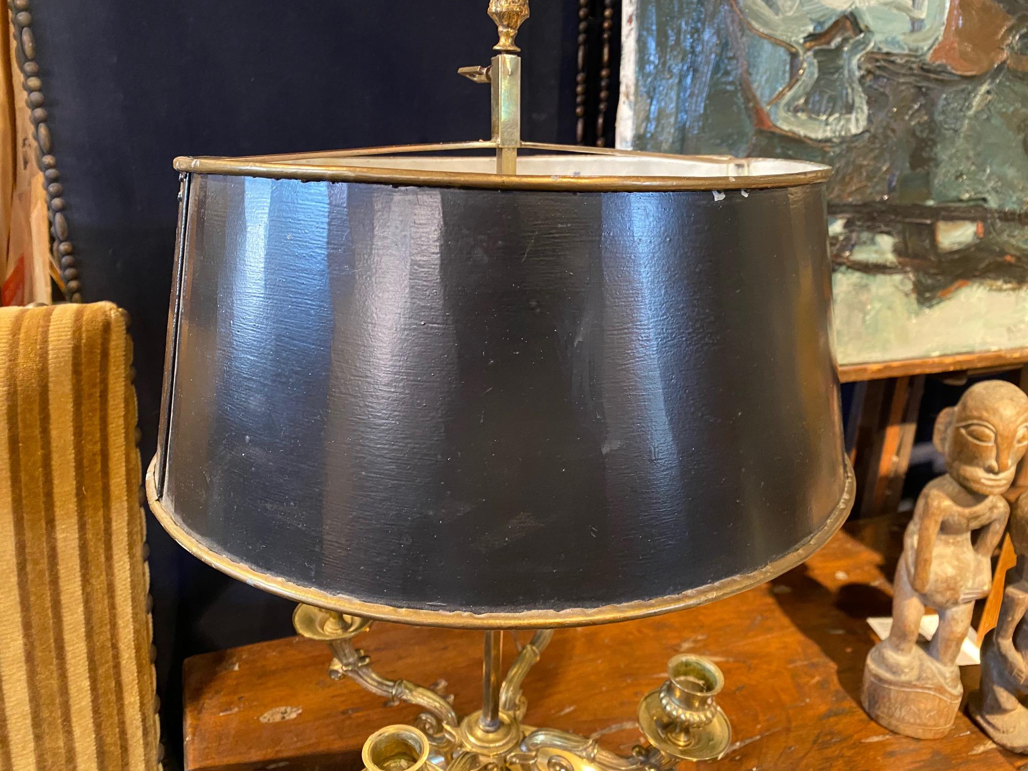 Französische Bouillotte-Lampe im Empire-Stil aus vergoldeter Bronze im Angebot 1