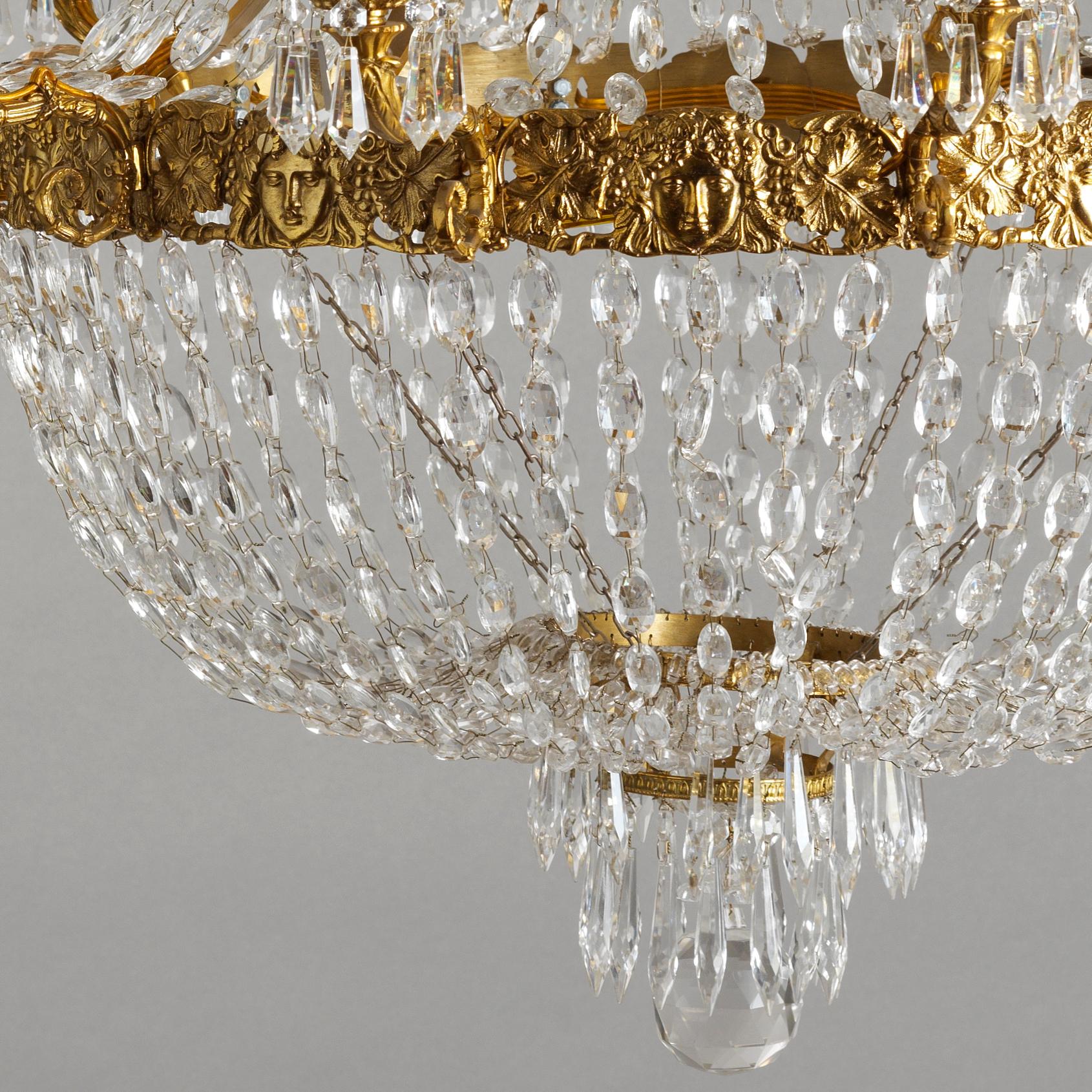 italien Lustre de style Empire français en bronze doré et cristal de Gherardo Degli Albizzi en vente