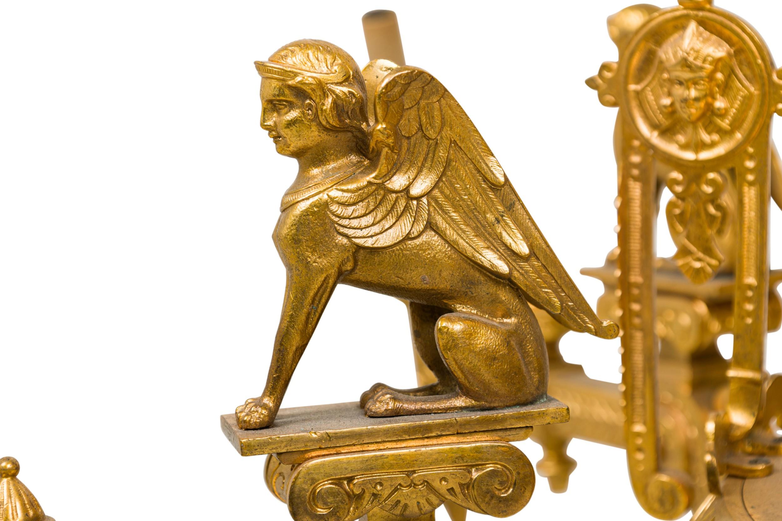 Französischer Empire-Stil Vergoldete Bronze Fünf-Licht-Kronleuchter (Metall) im Angebot