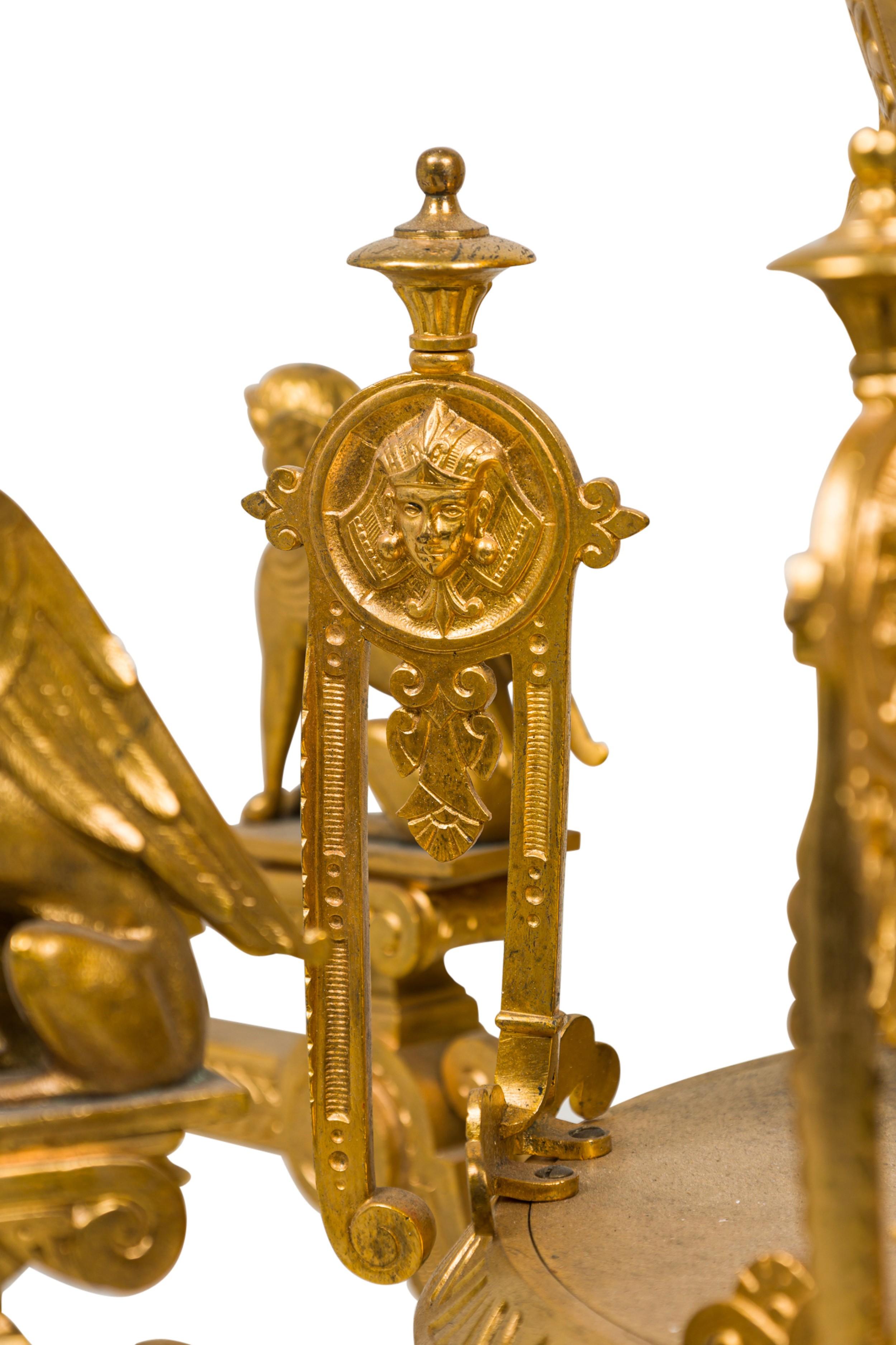 Französischer Empire-Stil Vergoldete Bronze Fünf-Licht-Kronleuchter im Angebot 1