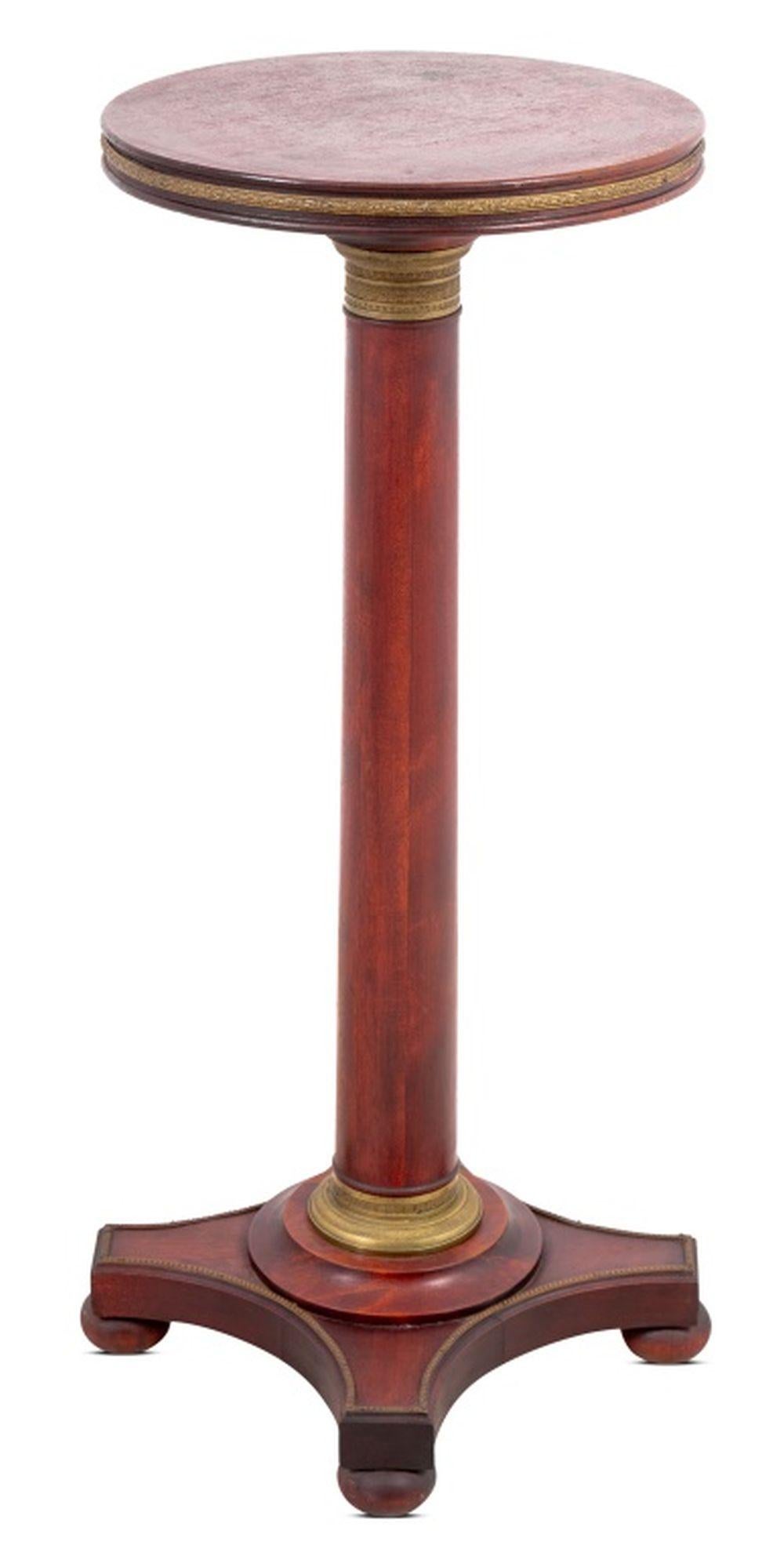 French Empire Style Gilt Metal Mahogany Pedestal im Zustand „Gut“ im Angebot in Astoria, NY