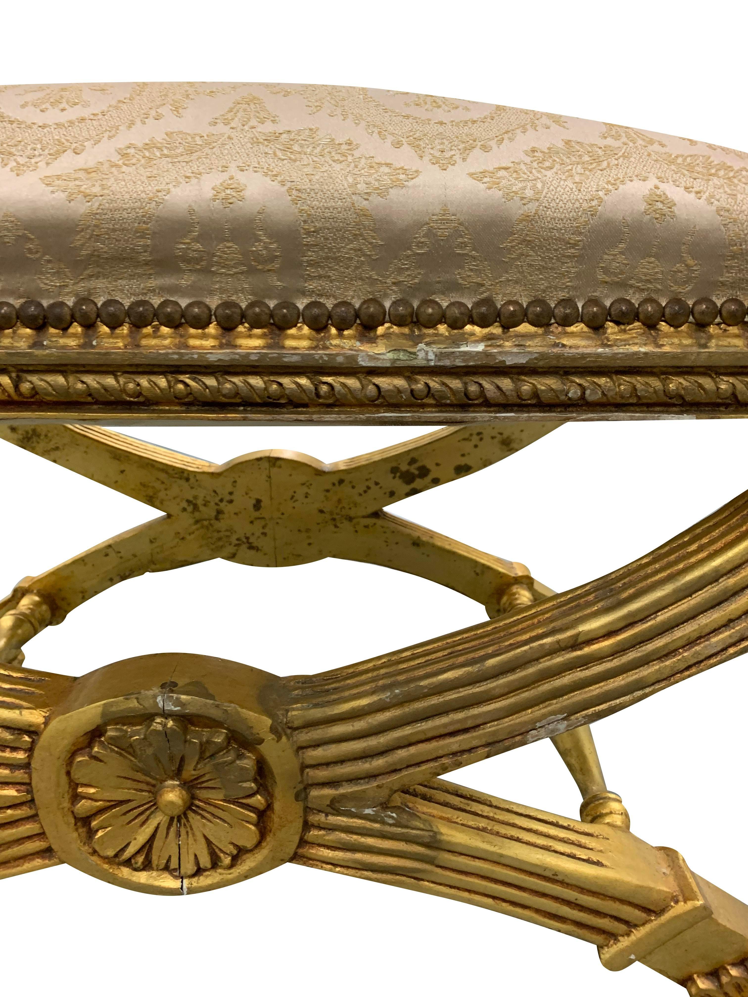 Banco o canapé dorado de estilo Imperio francés Tela