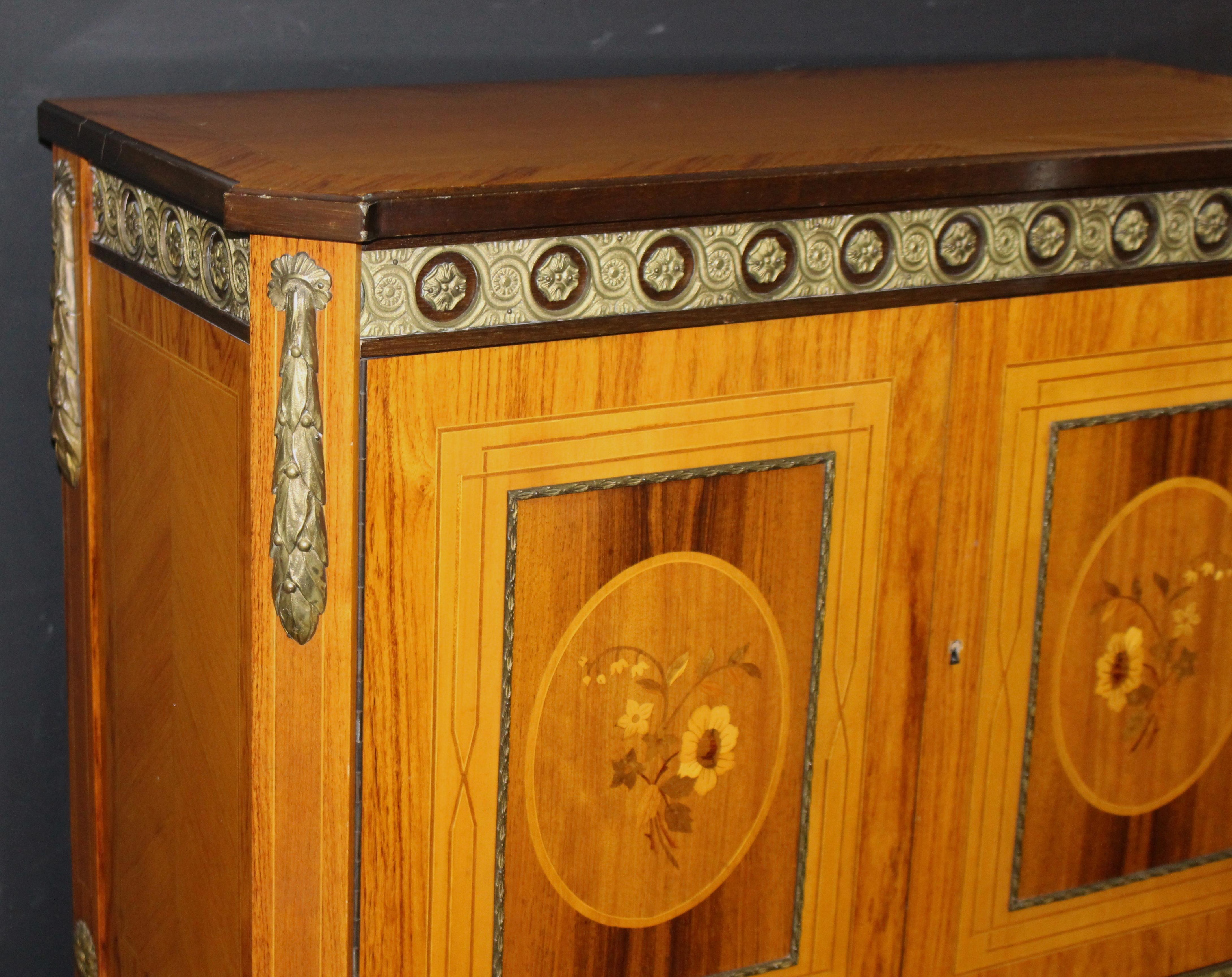 French Empire Style Inlaid Cocktail Cabinet In Excellent Condition For Sale In Worcester, Worcestershire