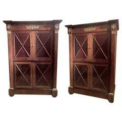 Armoire ou bar à quatre portes en acajou et bronze doré de style Empire français