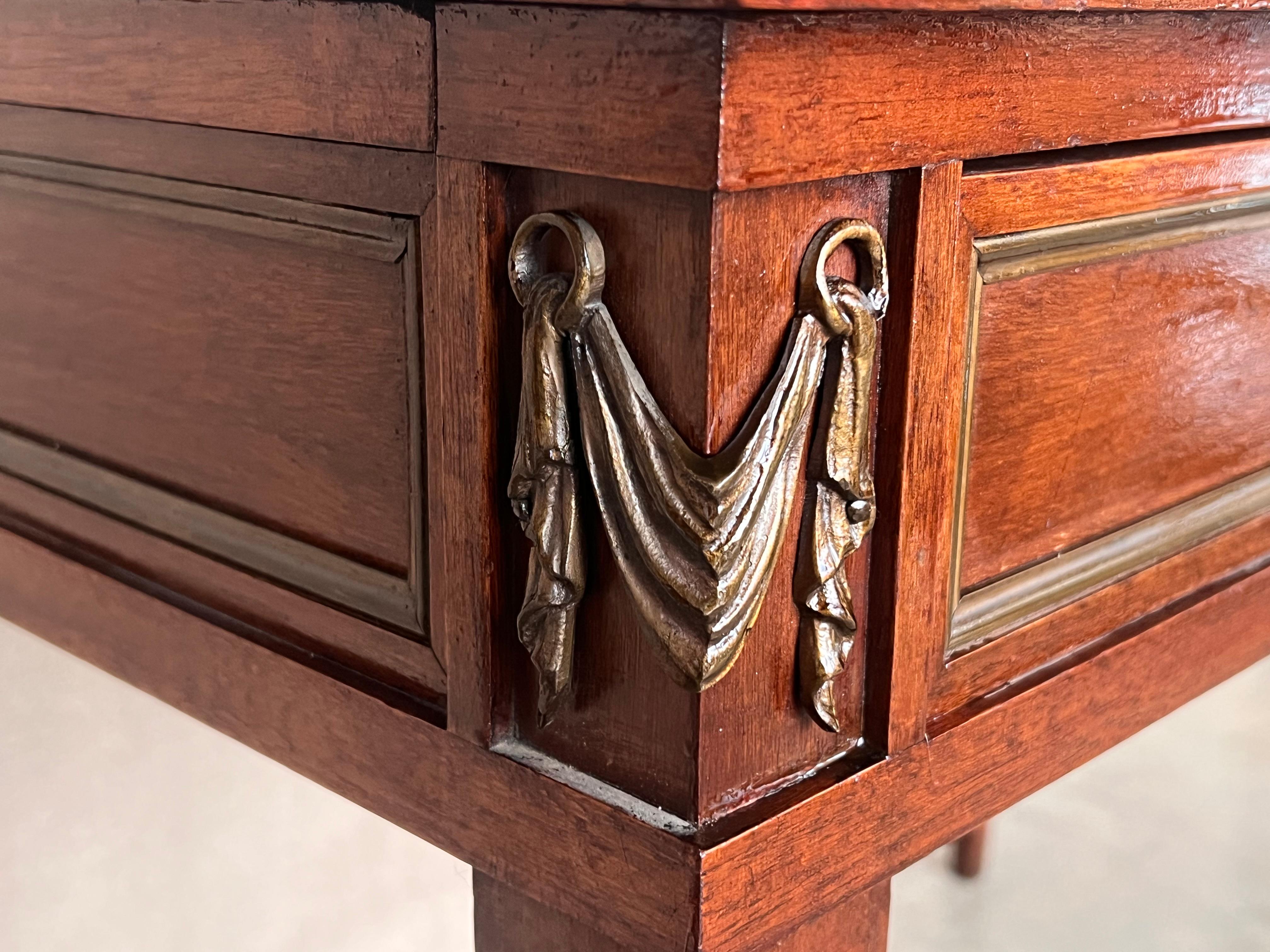 French Empire style mahogany bronze mounted writing desk, leather top circa 1940 For Sale 5