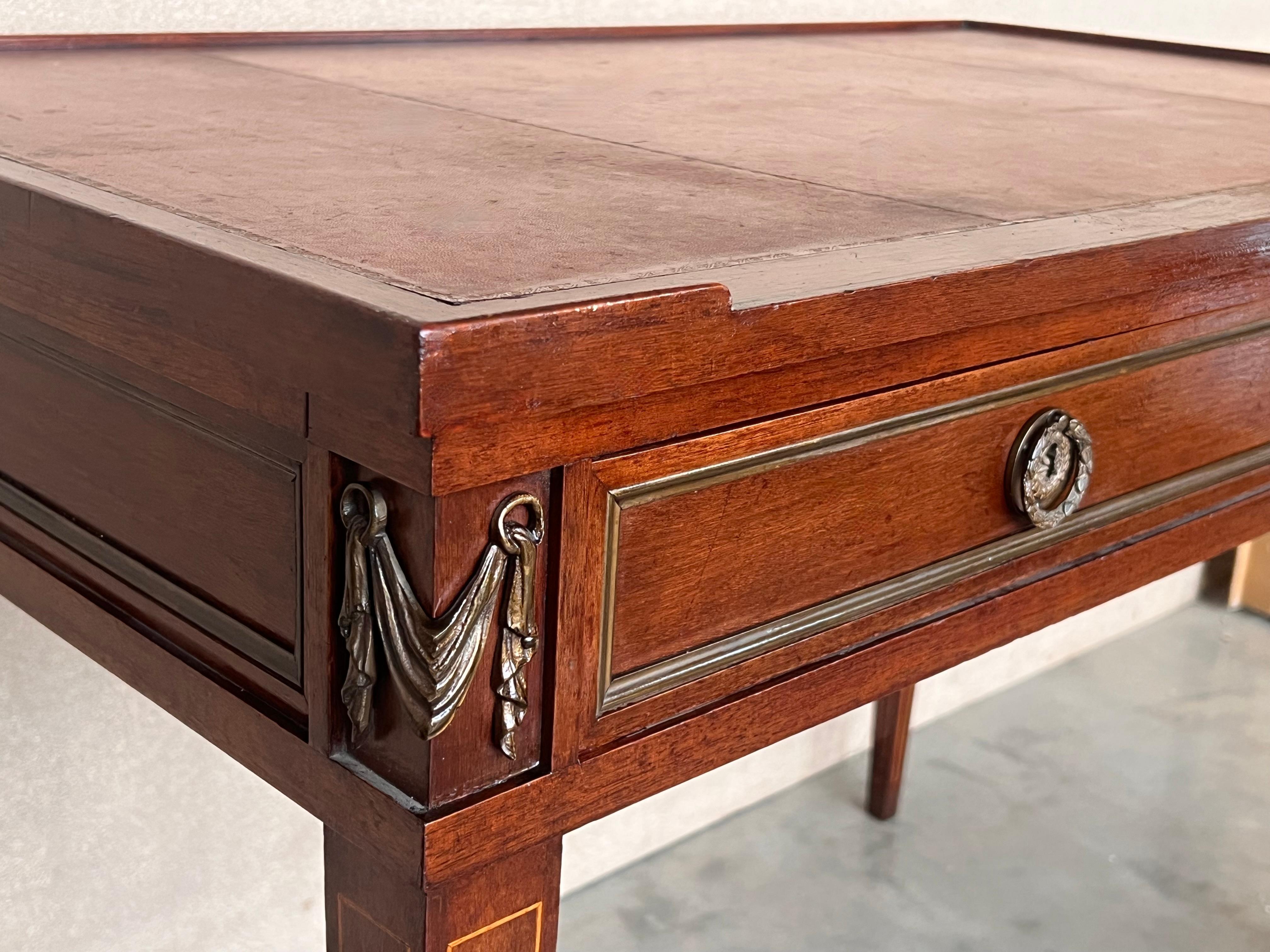French Empire style mahogany bronze mounted writing desk, leather top circa 1940 For Sale 2