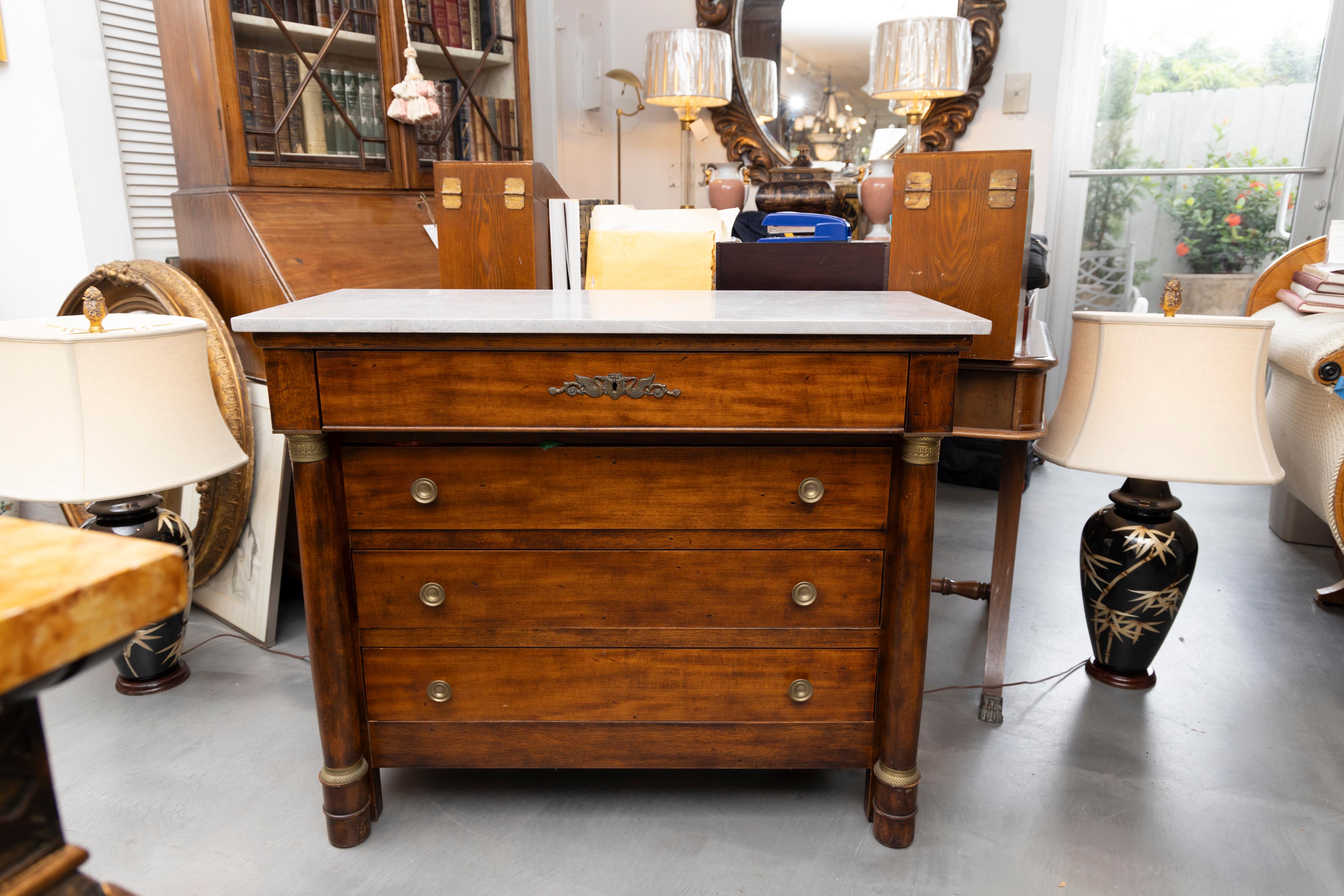 XX secolo Commode in stile Impero francese in mogano con piano in marmo in vendita