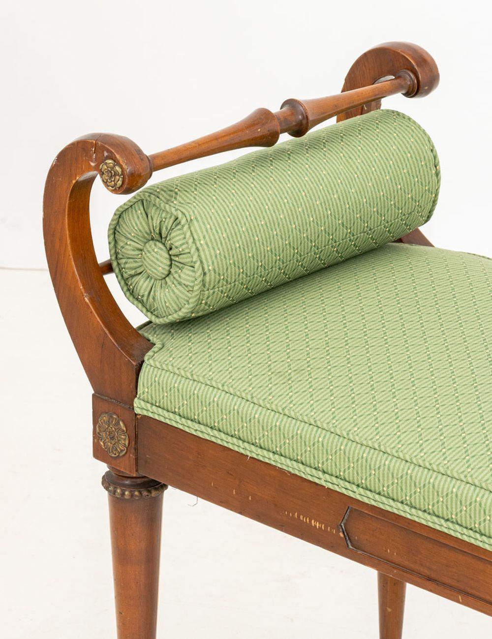 French Empire Style Mahogany Curved Window Seat In Good Condition For Sale In Astoria, NY