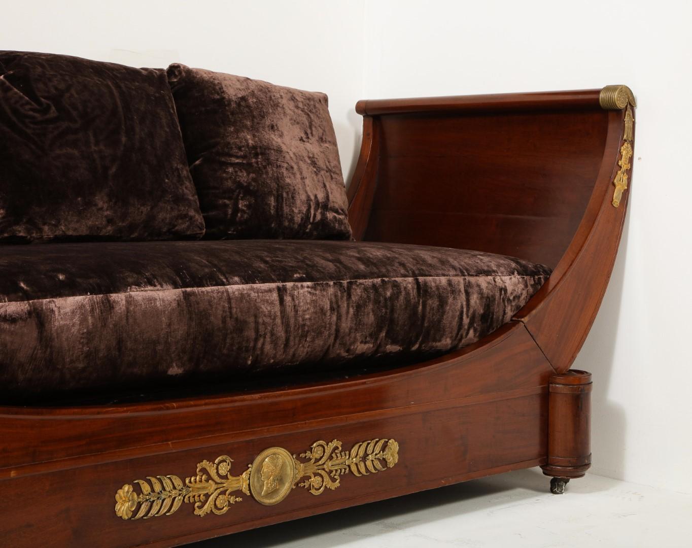 20th Century French Empire Style Mahogany Daybed with Ormolu Mounts and Velvet Upholstery For Sale
