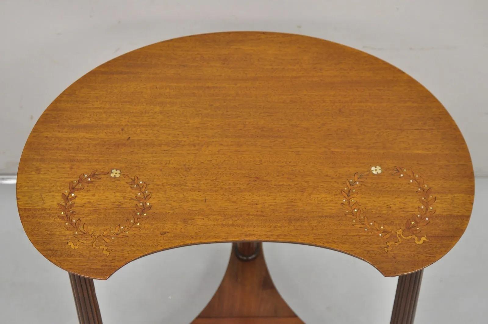 French Empire Style Mahogany Mother of Pearl Wreath Inlay Accent Side Table In Good Condition For Sale In Philadelphia, PA