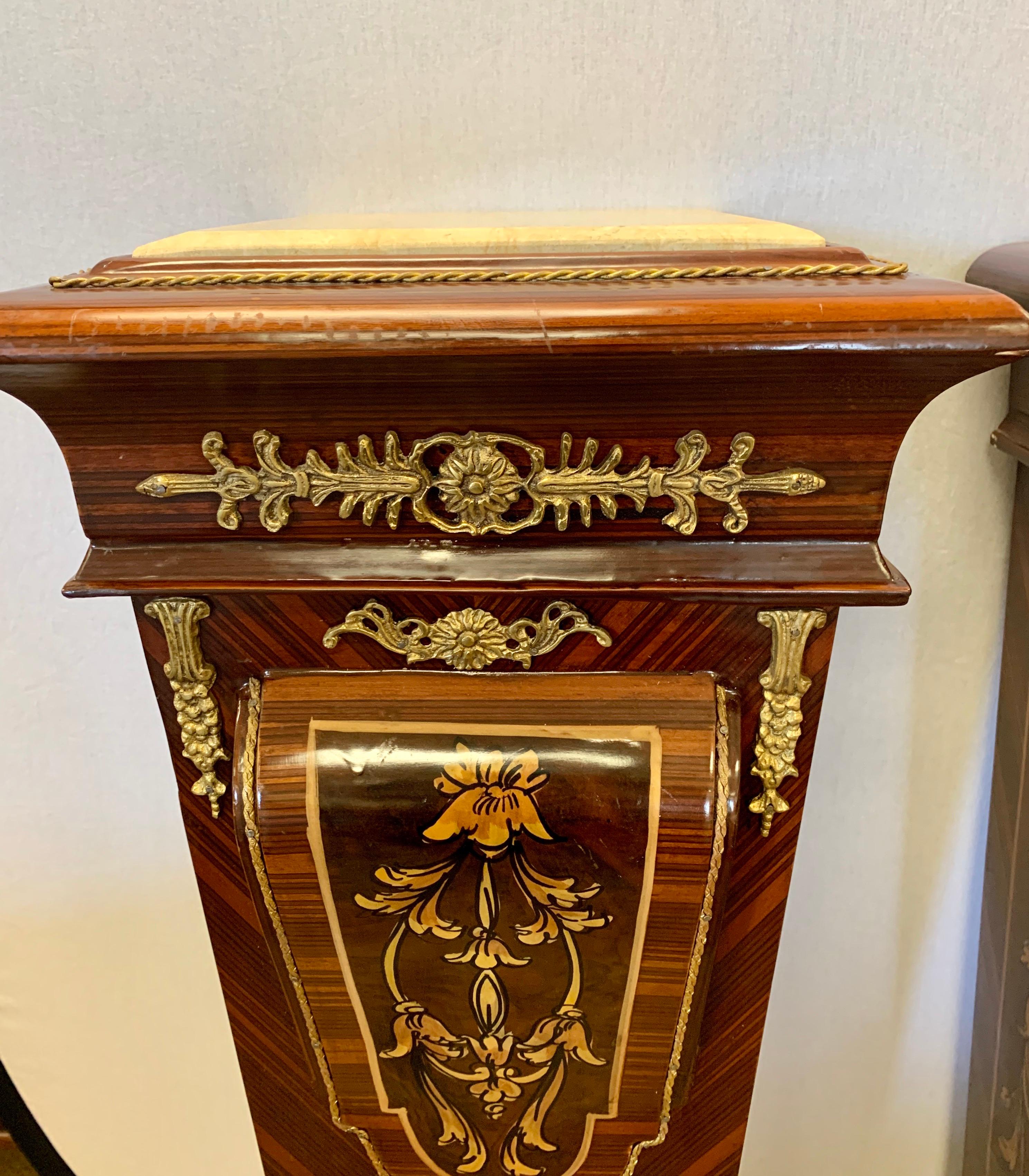 French Empire Style Marble-Top and Bronze Ormolu Pedestal Stands Columns In Good Condition In West Hartford, CT