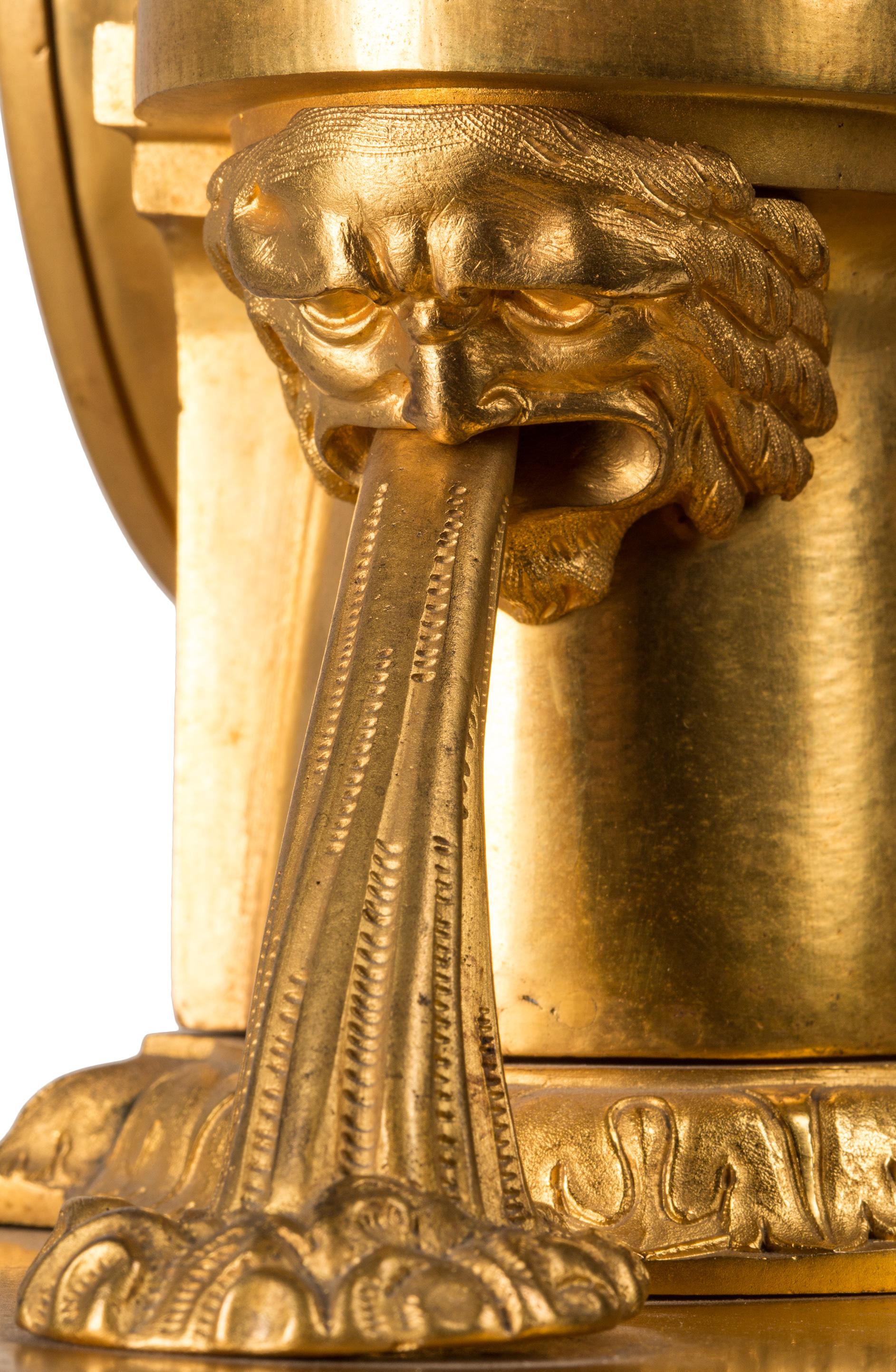 Cheminée Centre de style Empire français en bronze doré u2028u2028Horloge d'après Thomire en vente 8
