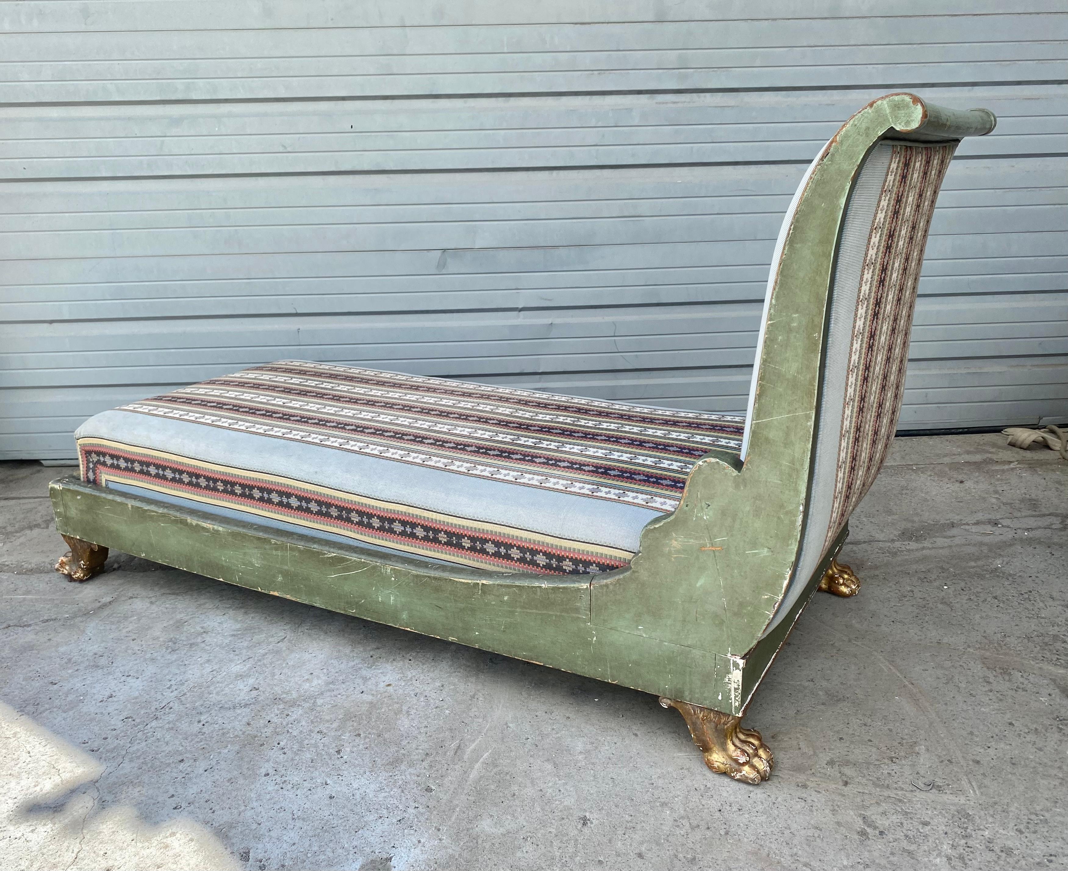 French Empire Style Painted Wooden Daybed / Chaise with carved swan side For Sale 4