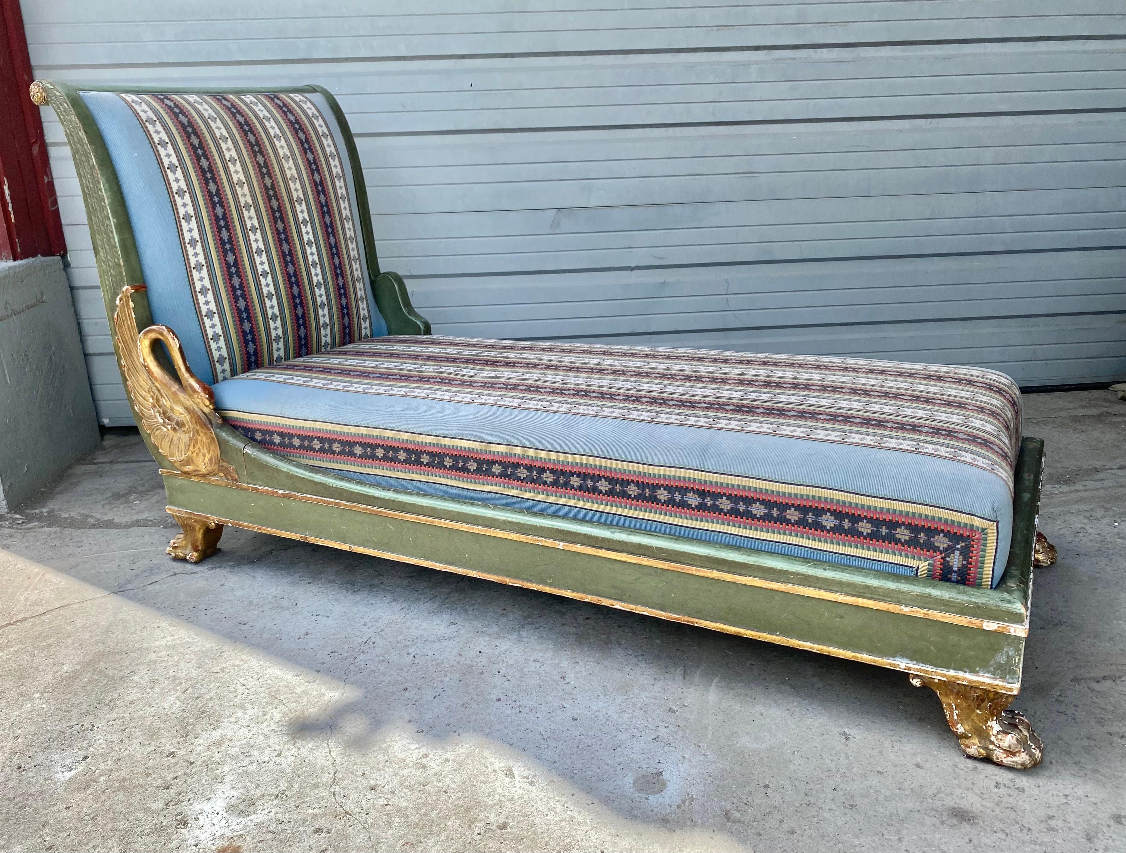 French Empire Style Painted Wooden Daybed / Chaise with carved swan side For Sale 5