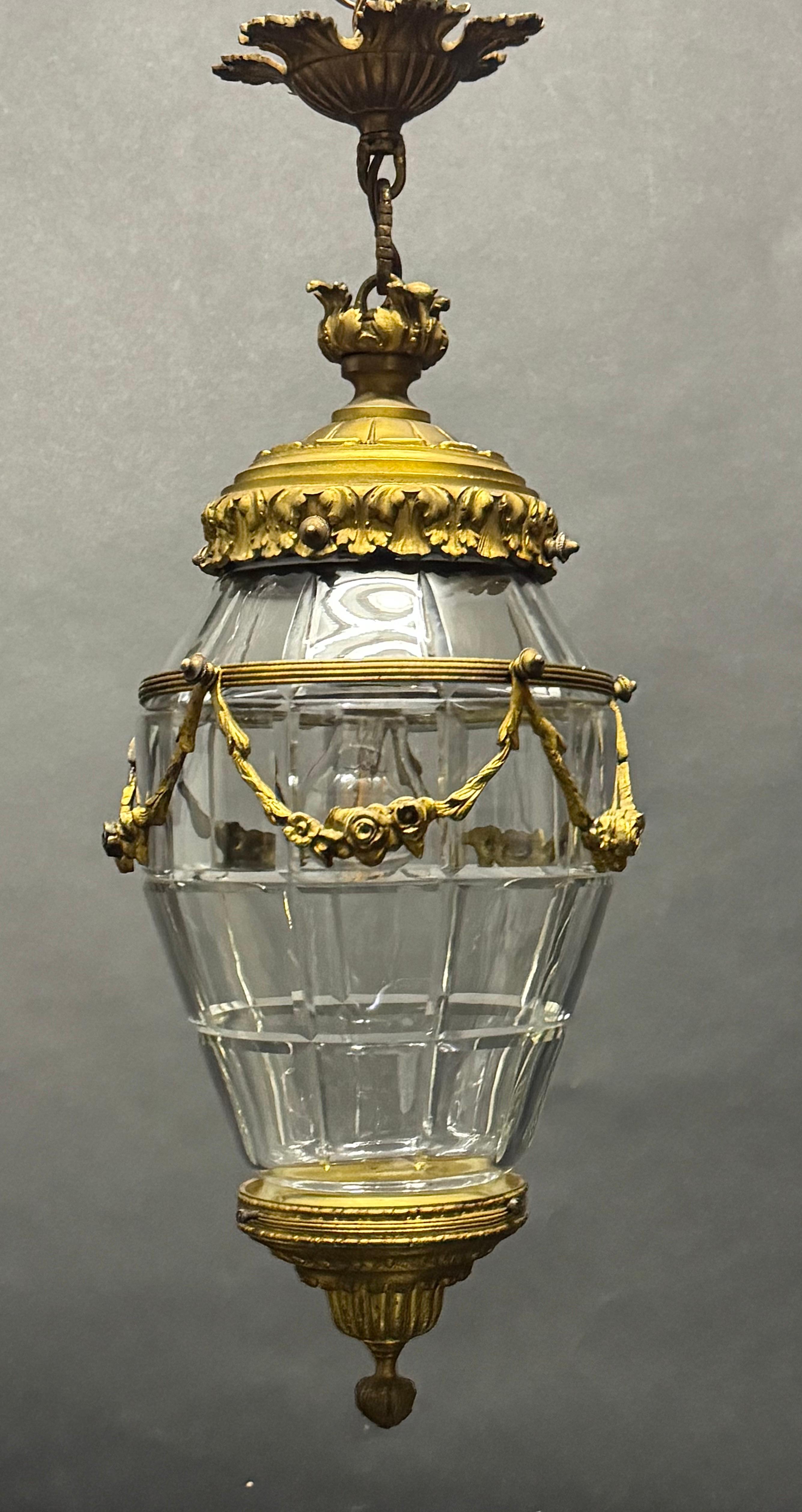 Französische Empire-Laterne mit Bronze und geschliffenen Kristallen, um 1900 im Zustand „Gut“ im Angebot in Wiesbaden, Hessen