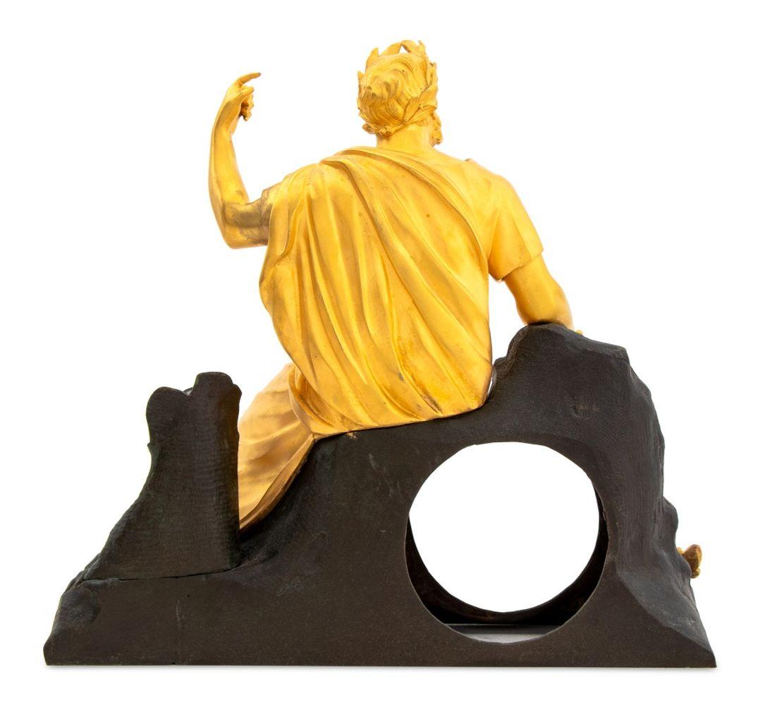 Französischer Empire-Stil Philosophen Bronze Uhr montieren (19. Jahrhundert) im Angebot