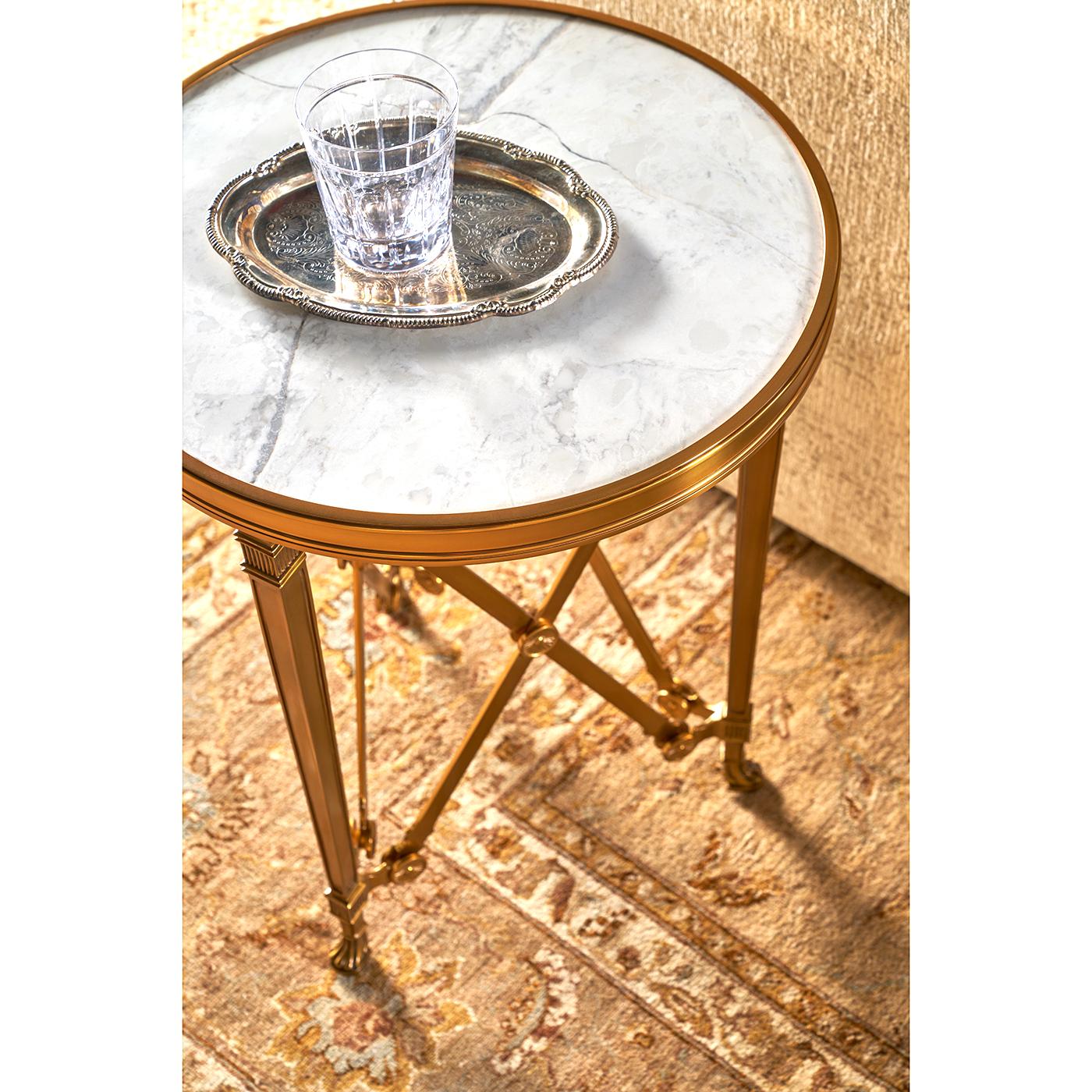 Table d'appoint ronde de style Empire français Neuf - En vente à Westwood, NJ