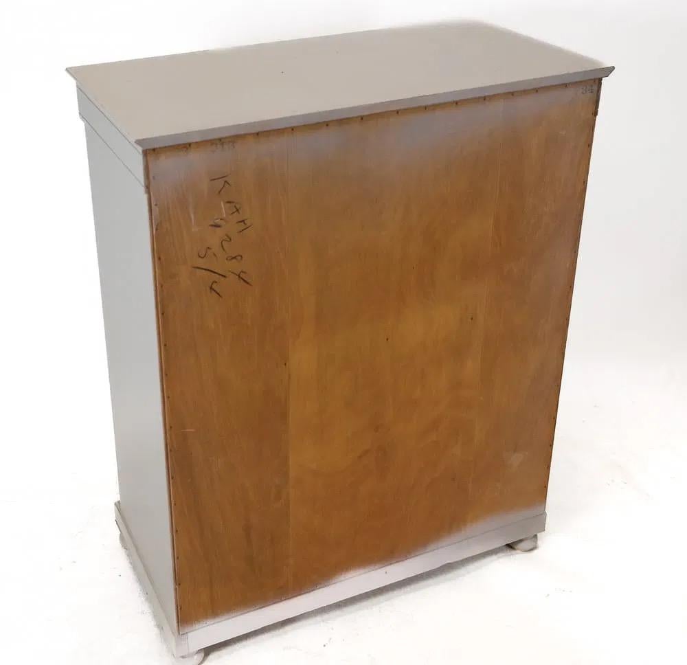 Grande commode de style Empire en finition grise peinte en vente 1