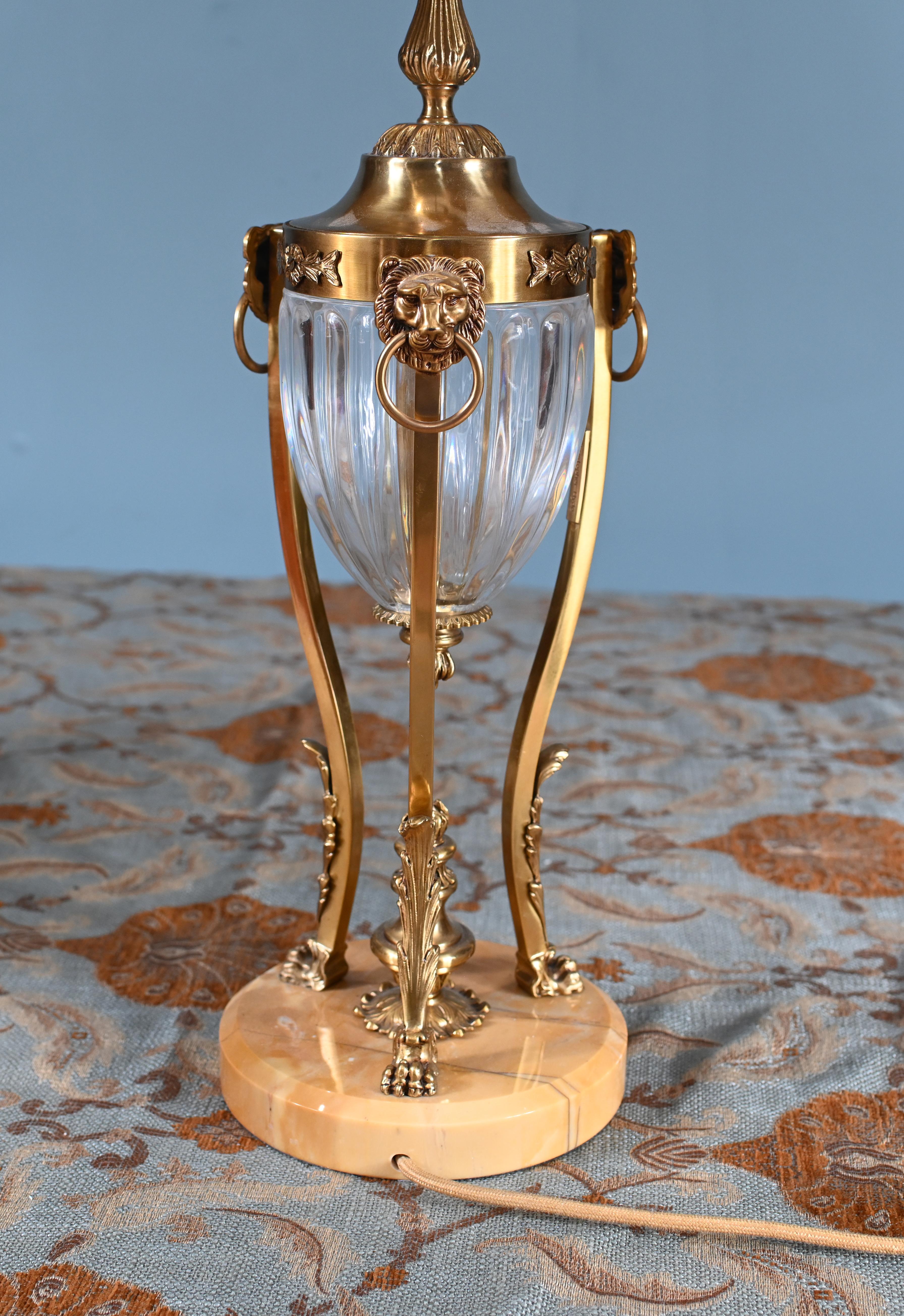Lámpara de mesa Imperio francés Luz de cristal dorado en venta 1
