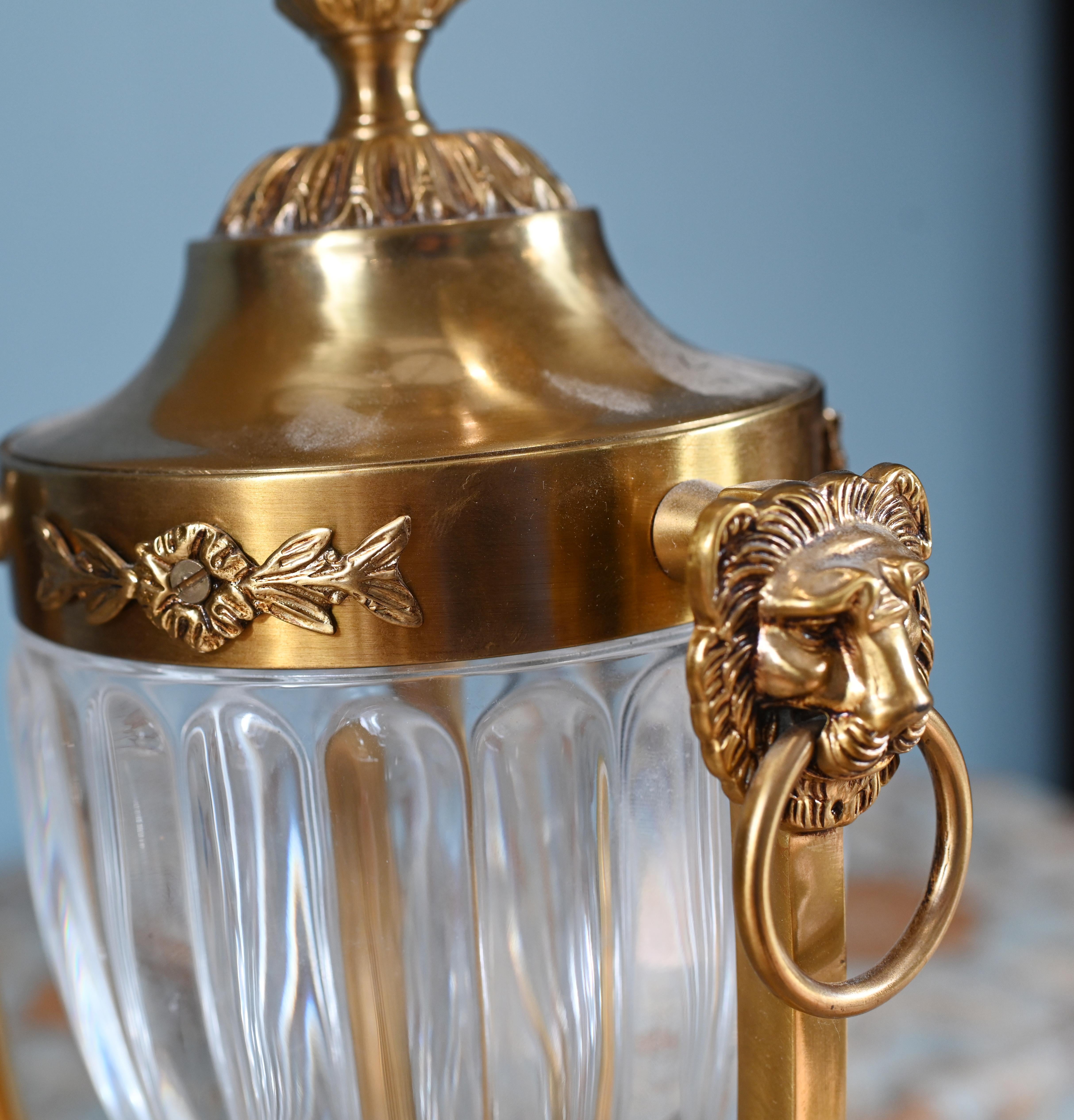 Lámpara de mesa Imperio francés Luz de cristal dorado en venta 2